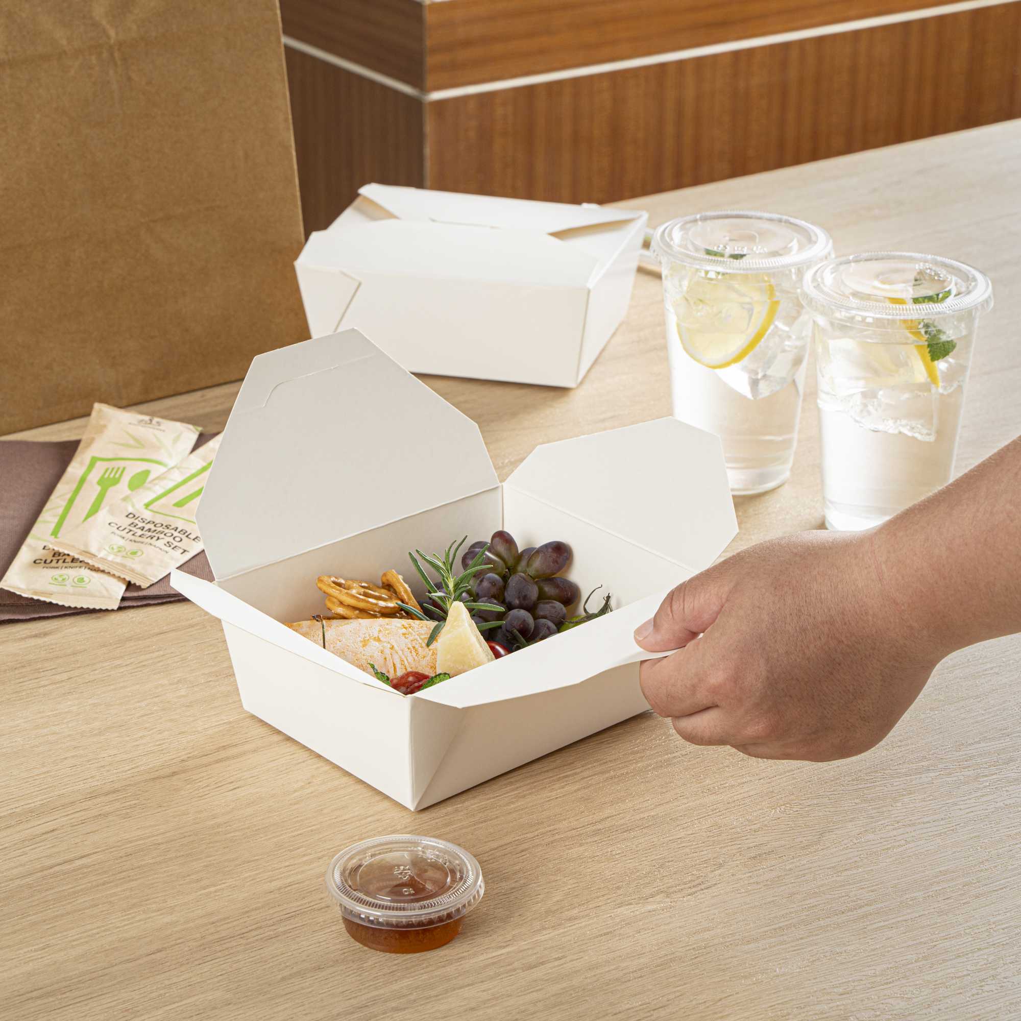 Bio Tek 45 oz Rectangle White Paper #8 Bio Box Take Out Container - 6 3/4" x 5 1/2" x 2 1/2" - 50 count box