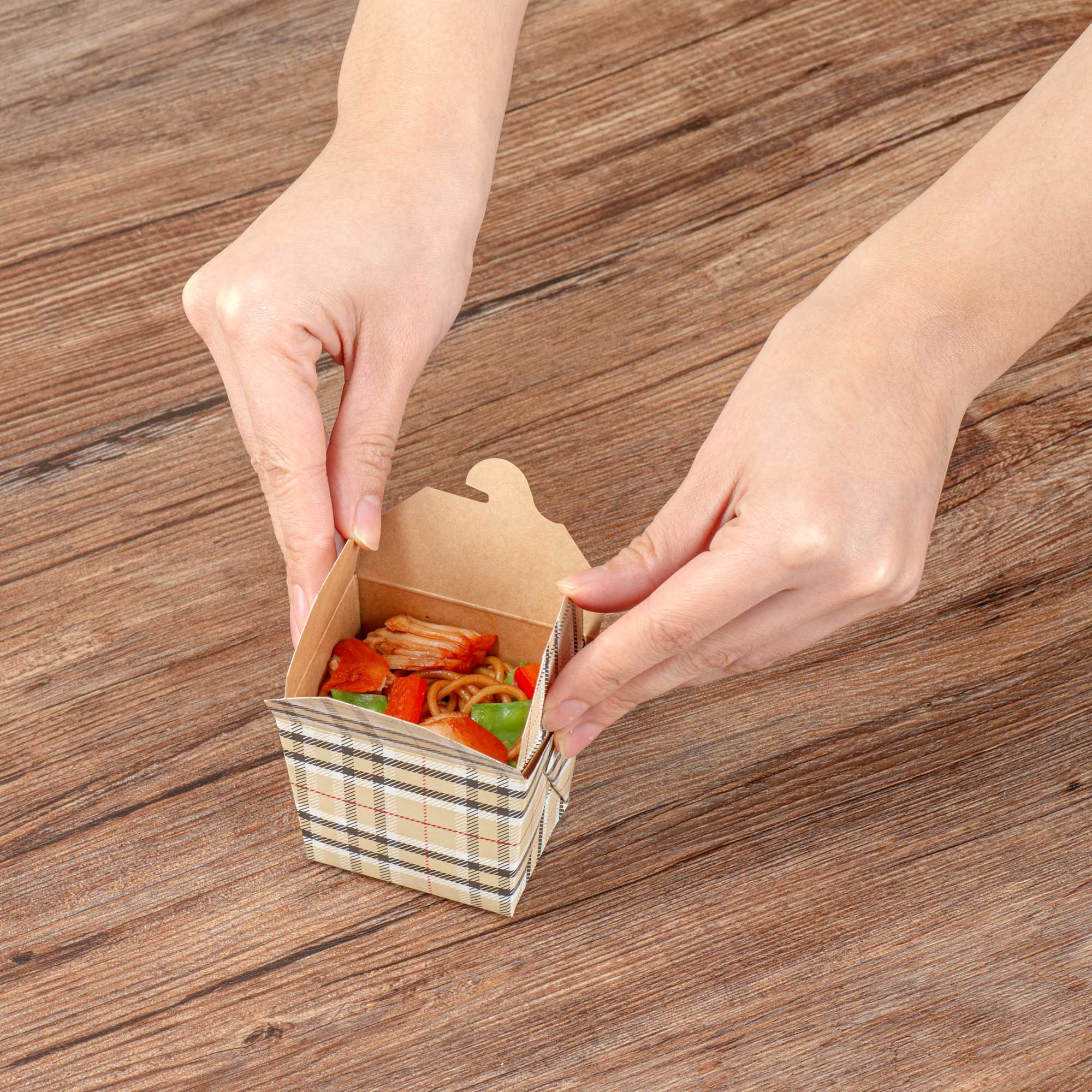 Bio Tek 8 oz Square Plaid Paper Noodle Take Out Container - 2 3/4" x 2 1/4" x 2 1/2" - 200 count box