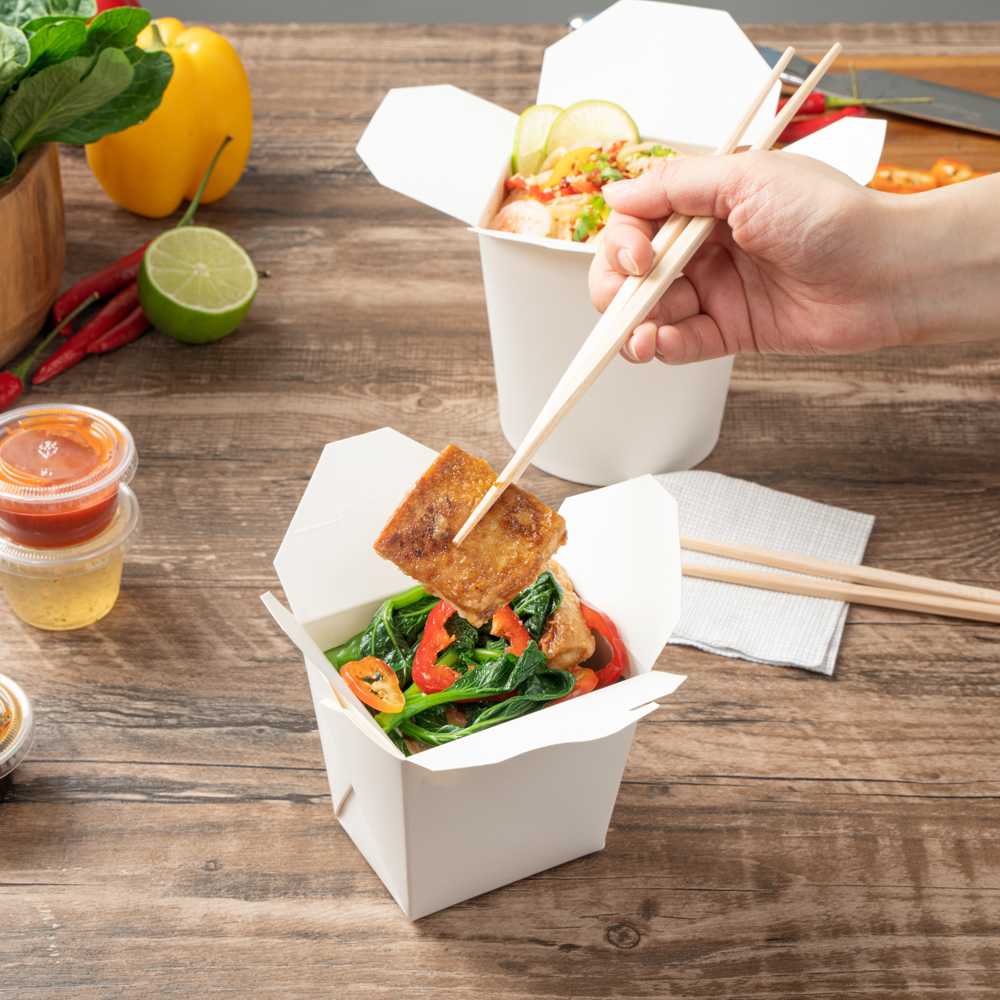 Bio Tek 16 oz Square White Paper Noodle Take Out Container - 3 1/2" x 3" x 3 1/4" - 200 count box
