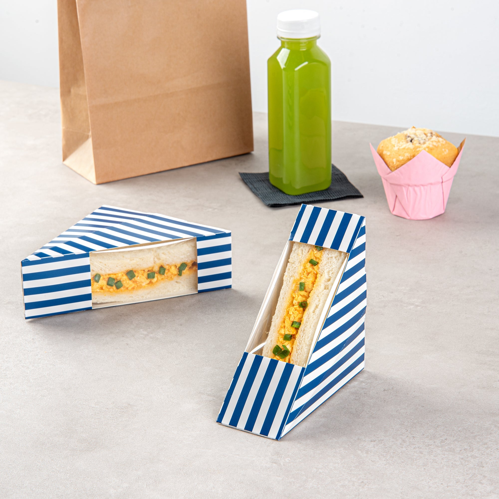 Cafe Vision Triangle Blue and White Stripe Paper Small Sandwich Box - 4 3/4" x 4 3/4" x 2" - 200 count box