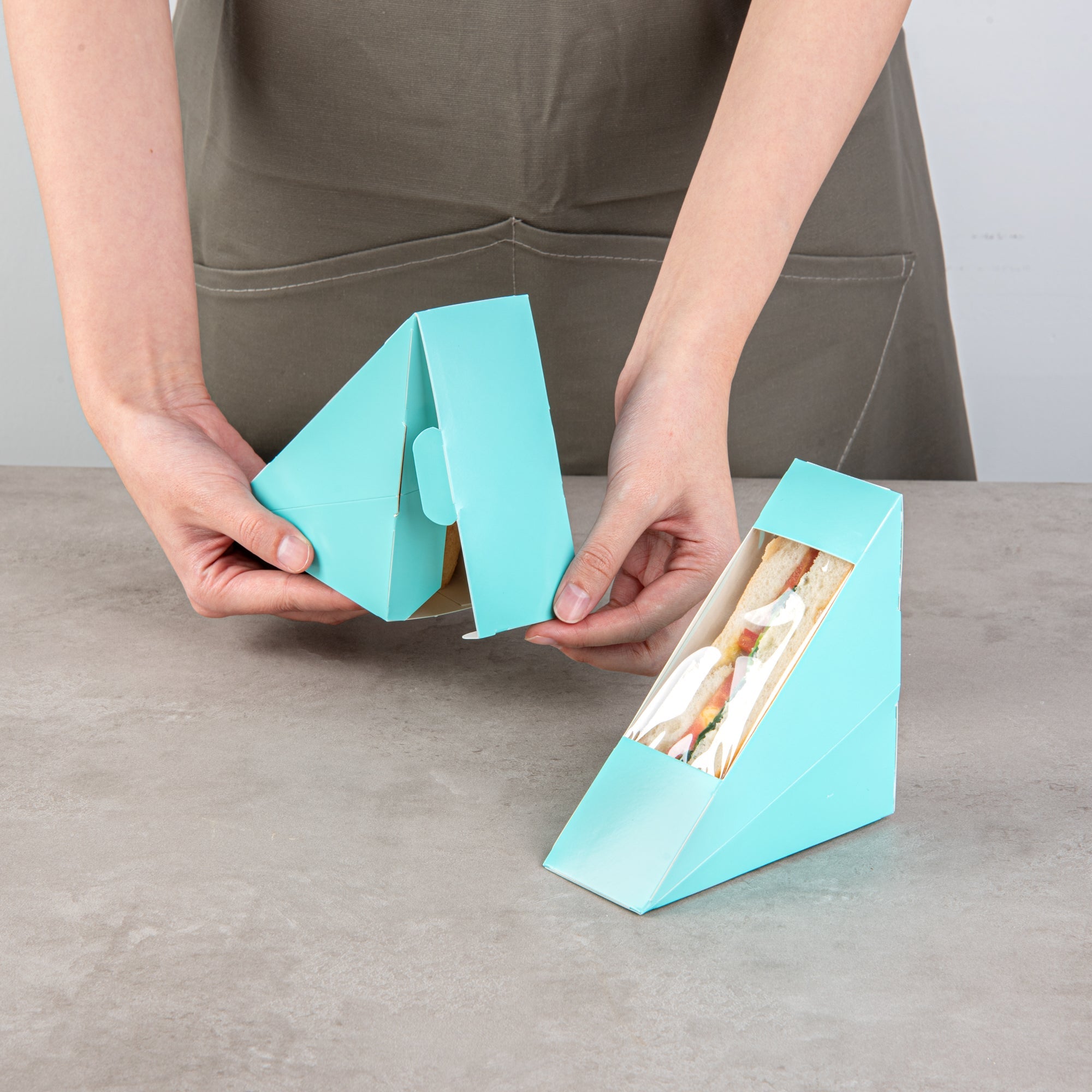 Cafe Vision Triangle Turquoise Paper Small Sandwich Box - 4 3/4" x 4 3/4" x 2" - 25 count box