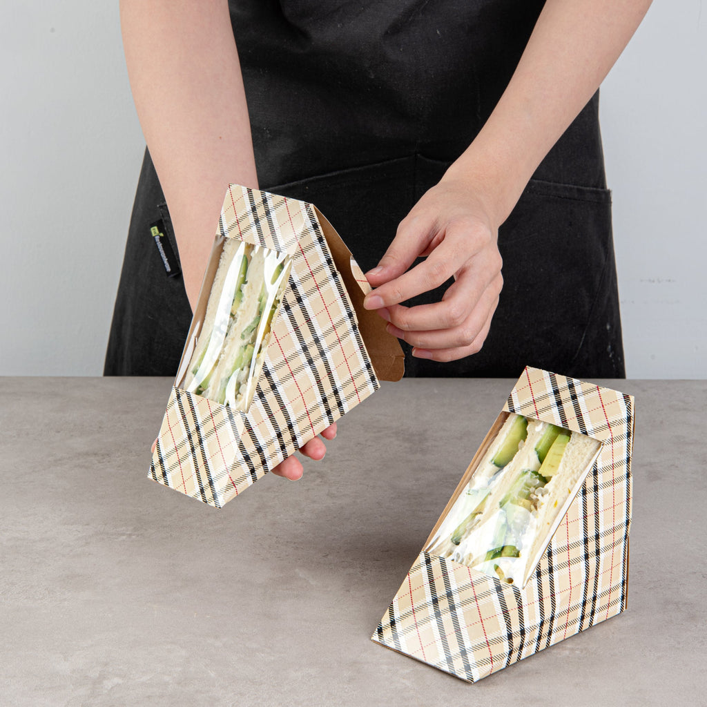 Cafe Vision Triangle Plaid Paper Medium Sandwich Box - 4 3/4" x 4 3/4" x 2 3/4" - 25 count box