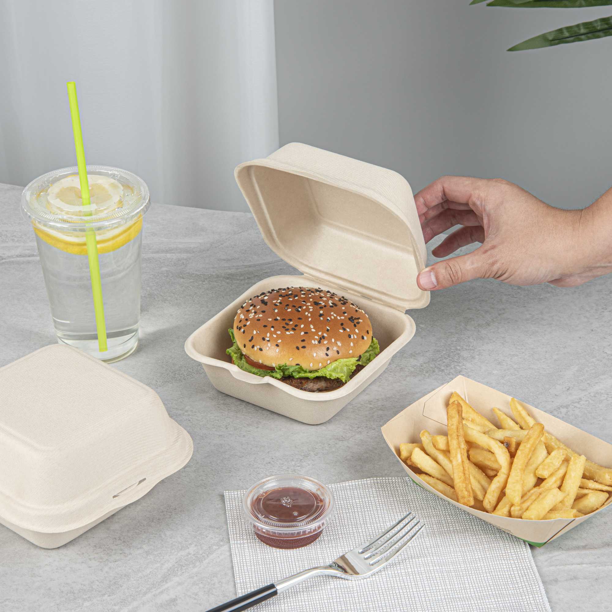 Pulp Tek 15 oz Square White Sugarcane / Bagasse Clamshell Container - 6" x 6" x 3" - 100 count box