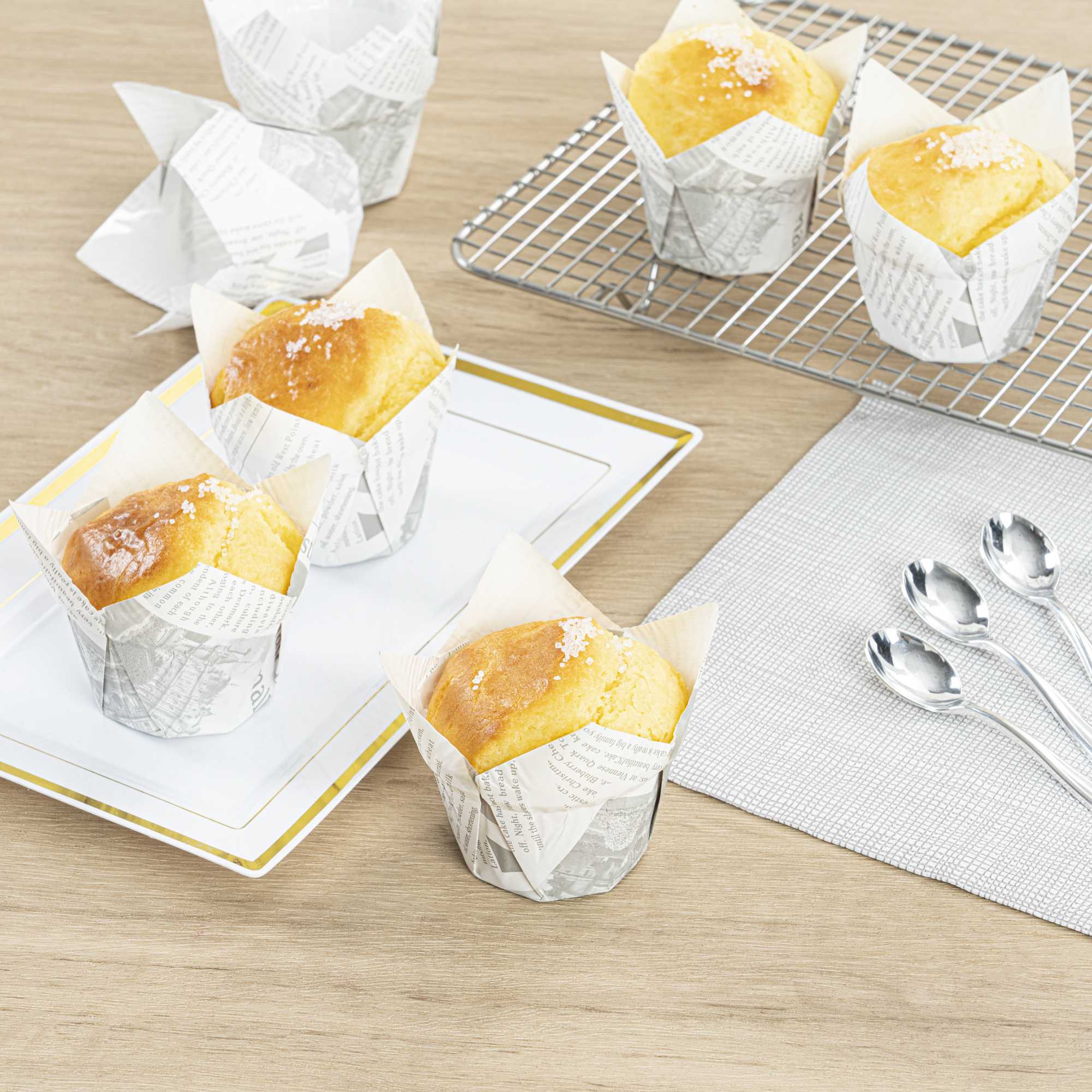 Panificio 1 oz Tulip Newsprint Paper Regular Baking Cup - 3" x 3" x 3 1/2" - 200 count box