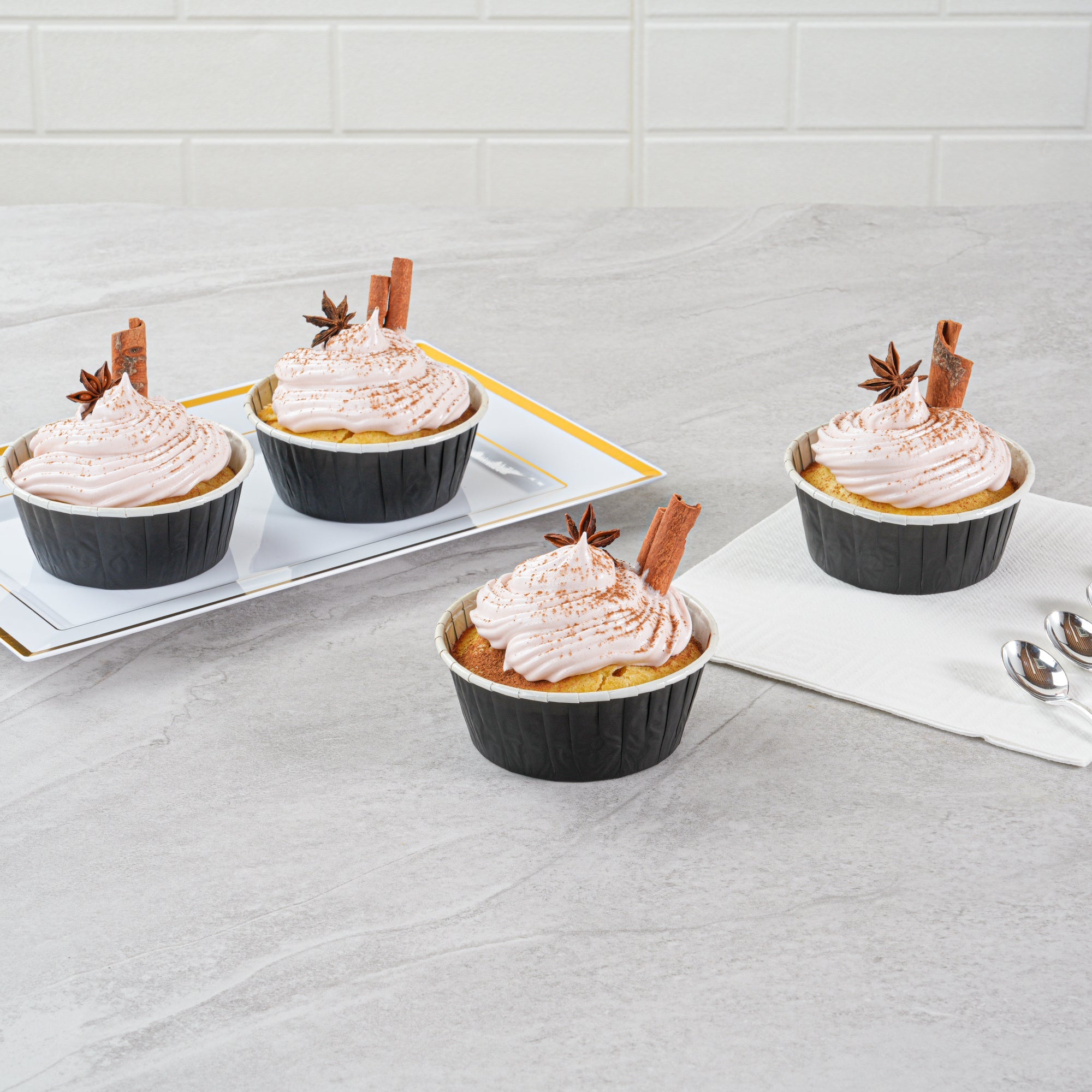 Panificio 5 oz Round Black Paper Large Baking Cup - Pleated - 3 3/4" x 3 3/4" x 1 1/2" - 200 count box