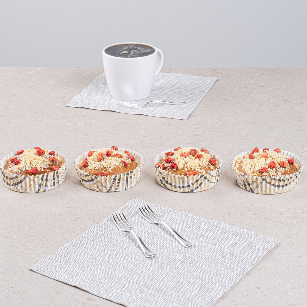 Panificio 4 oz Round Plaid Paper Baking Cup - Ridged - 3 1/2" x 3 1/2" x 1" - 200 count box