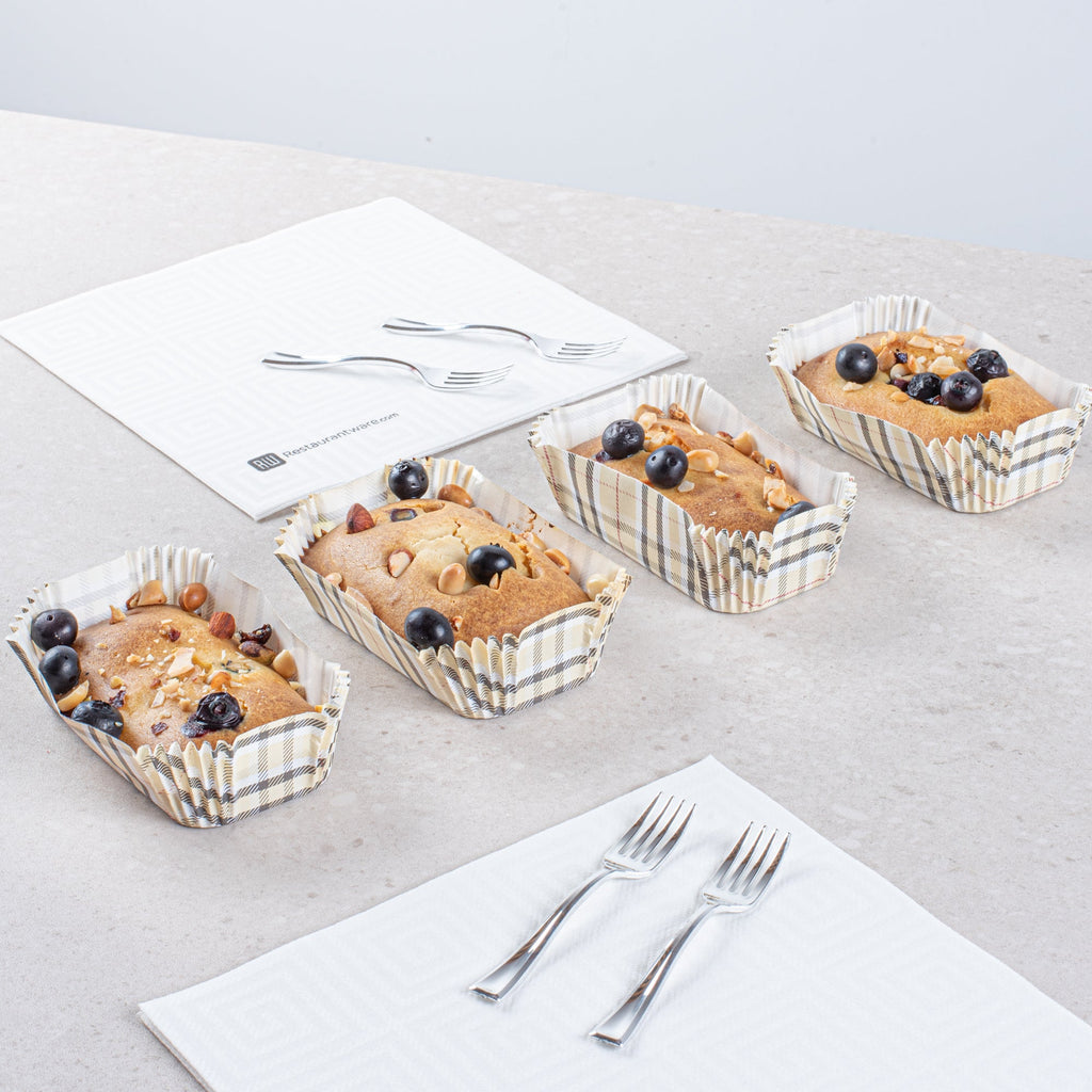Panificio 5 oz Elliptical Plaid Paper Large Baking Cup - Ridged - 4 1/2" x 2 1/2" x 1 1/4" - 200 count box