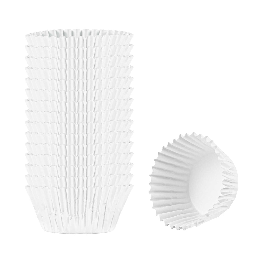 Panificio 0.4 oz Round Metallic Silver Paper Baking Cup - Foil-Coated - 1 1/4" x 1 1/4" x 3/4" - 200 count box