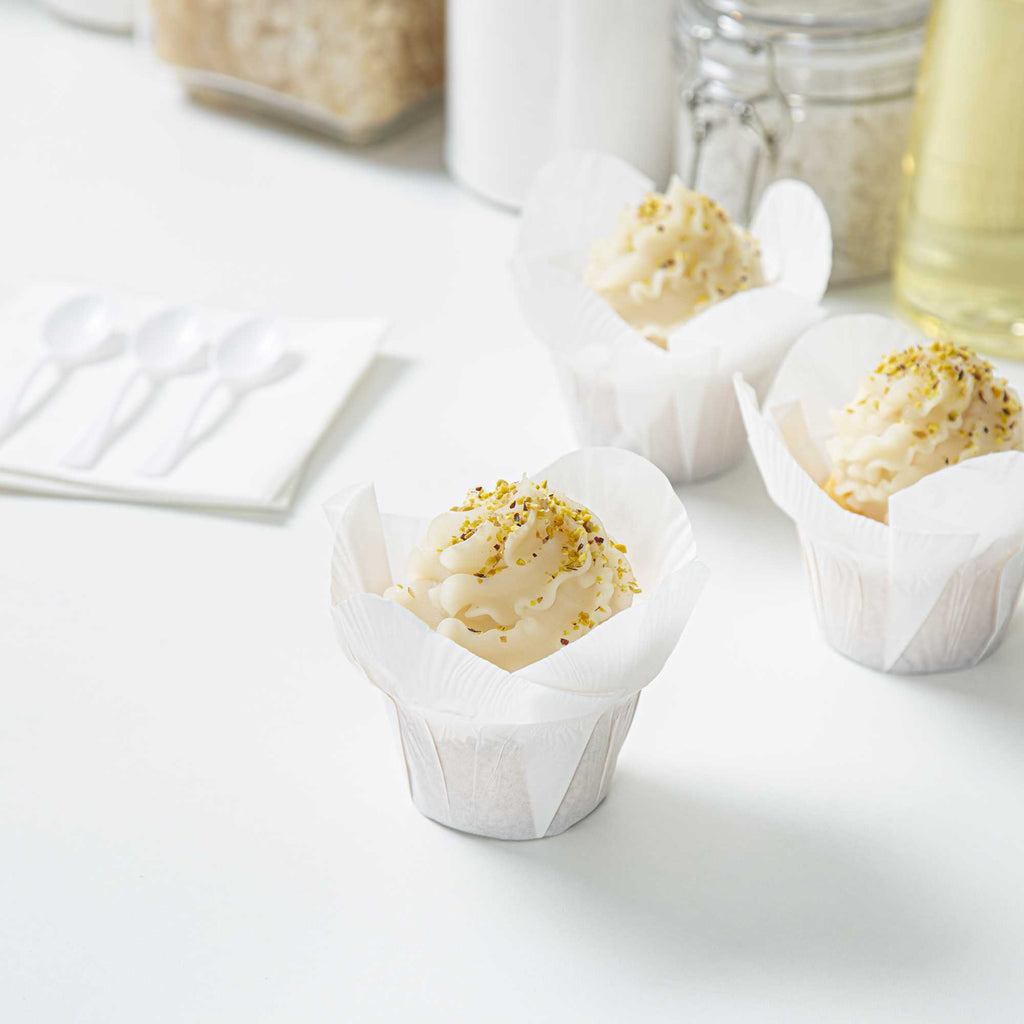 Panificio 6 oz Daffodil White Paper Baking Cup - Greaseproof - 3 1/4" x 3 1/4" x 3" - 200 count box