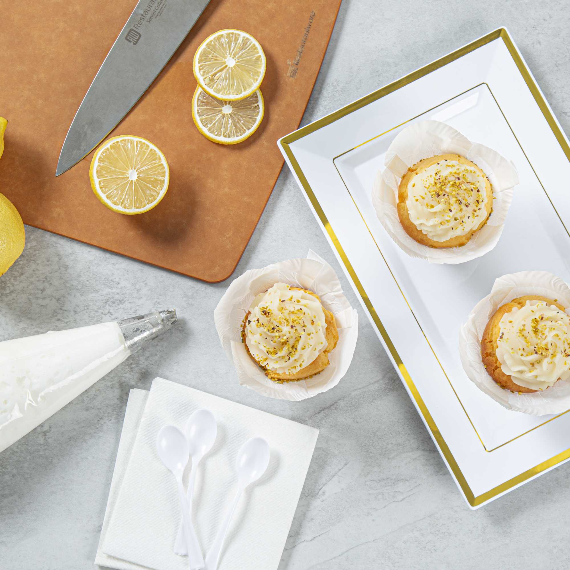 Panificio 6 oz Daffodil White Paper Baking Cup - Greaseproof - 3 1/4" x 3 1/4" x 3" - 200 count box