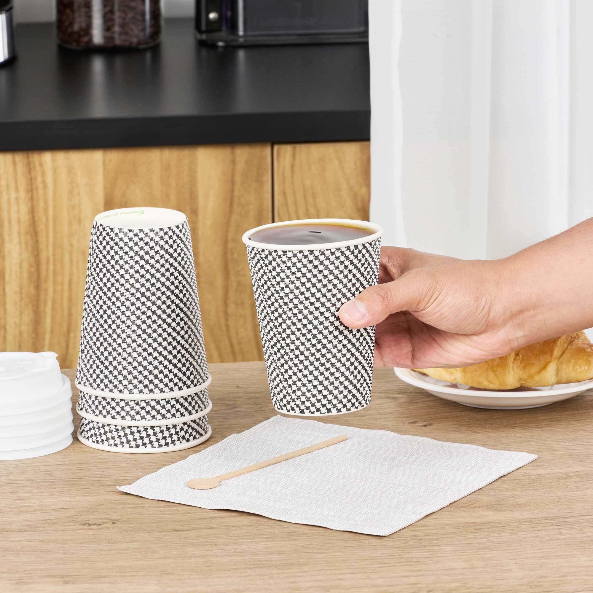 Restpresso 12 oz Houndstooth Paper Coffee Cup - Spiral Wall - 3 1/2" x 3 1/2" x 4 1/4" - 25 count box