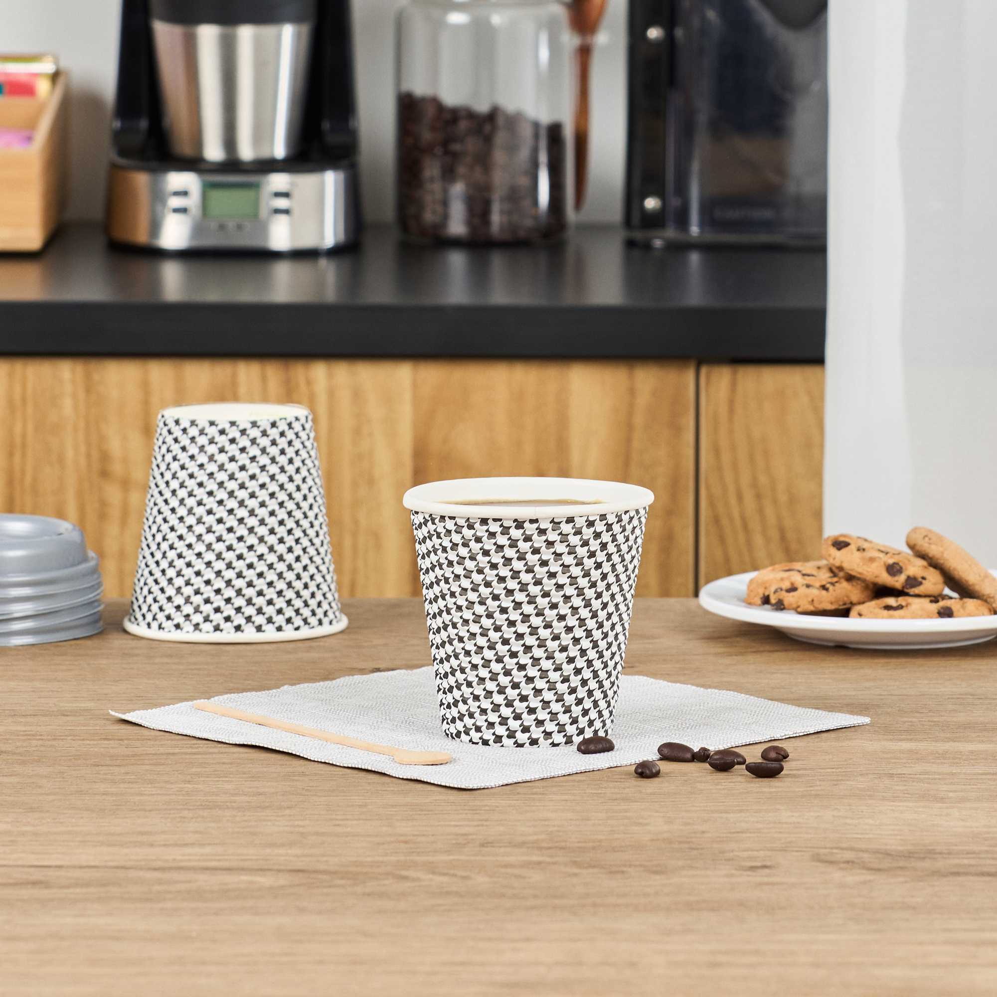 Restpresso 8 oz Houndstooth Paper Coffee Cup - Spiral Wall, Houndstooth - 3 1/2" x 3 1/2" x 3 1/4" - 500 count box