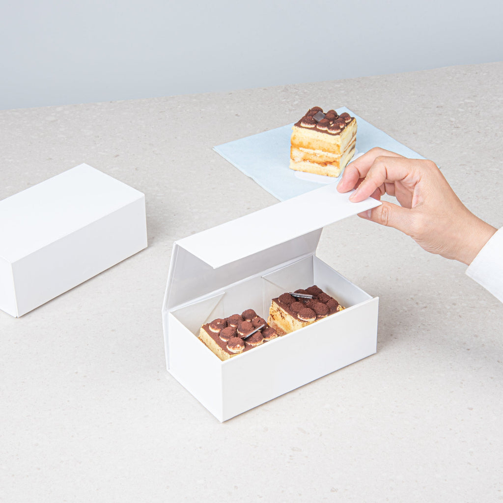 Cater Tek Rectangle White Paper Small Tic Tac Box - Magnetic - 7" x 4" x 2 3/4" - 10 count box