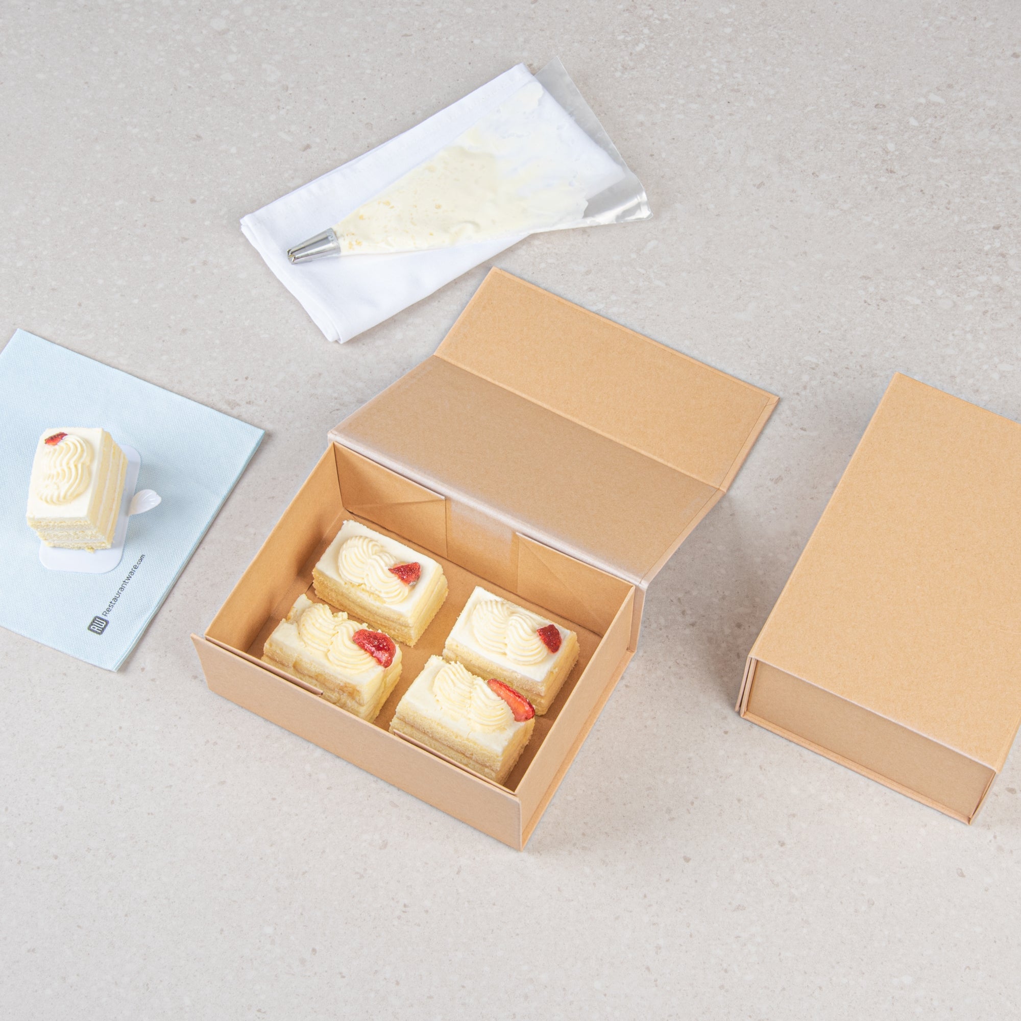 Cater Tek Rectangle Kraft Paper Medium Tic Tac Box - Magnetic - 9" x 6" x 3 1/2" - 10 count box
