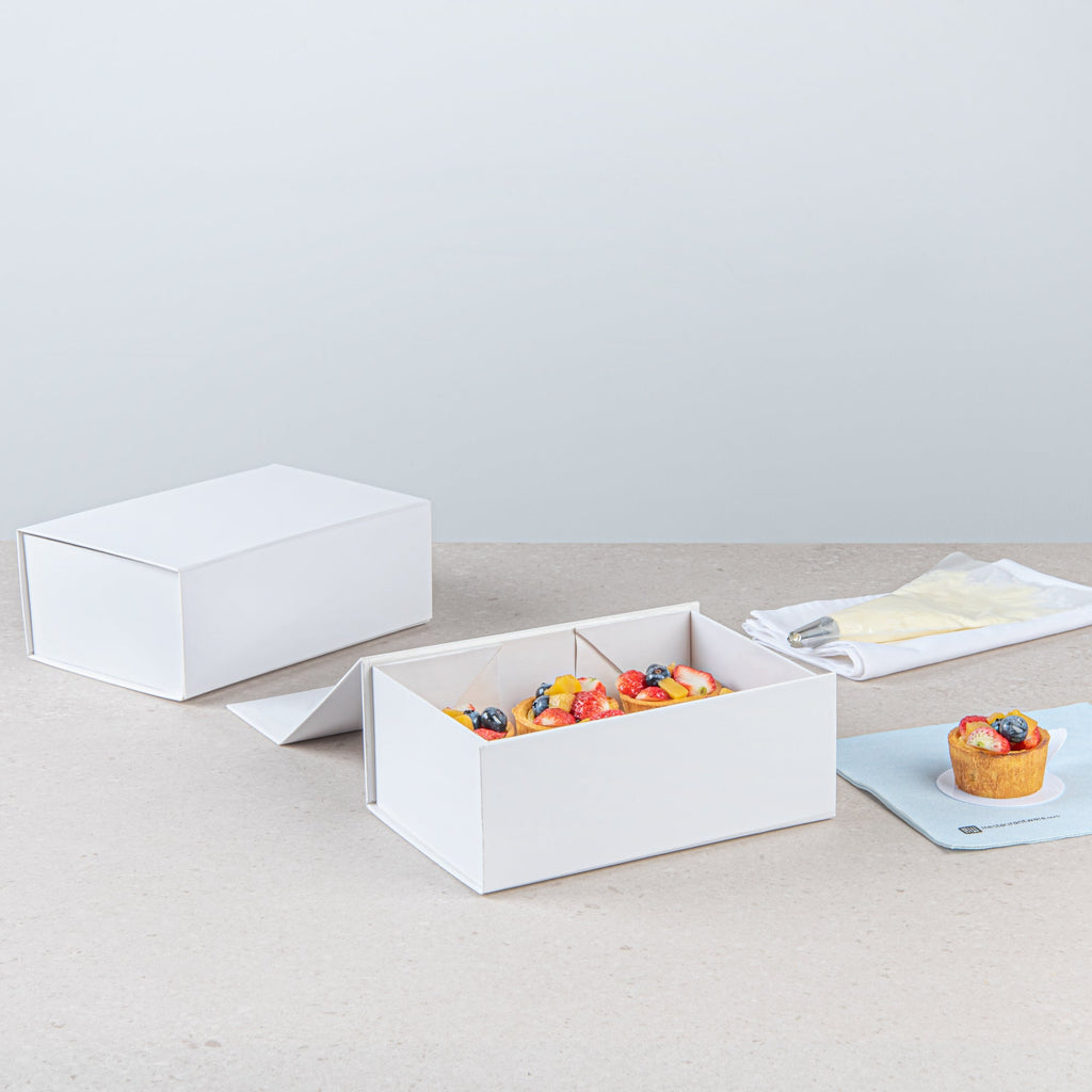 Cater Tek Rectangle White Paper Medium Tic Tac Box - Magnetic - 9" x 6" x 3 1/2" - 10 count box