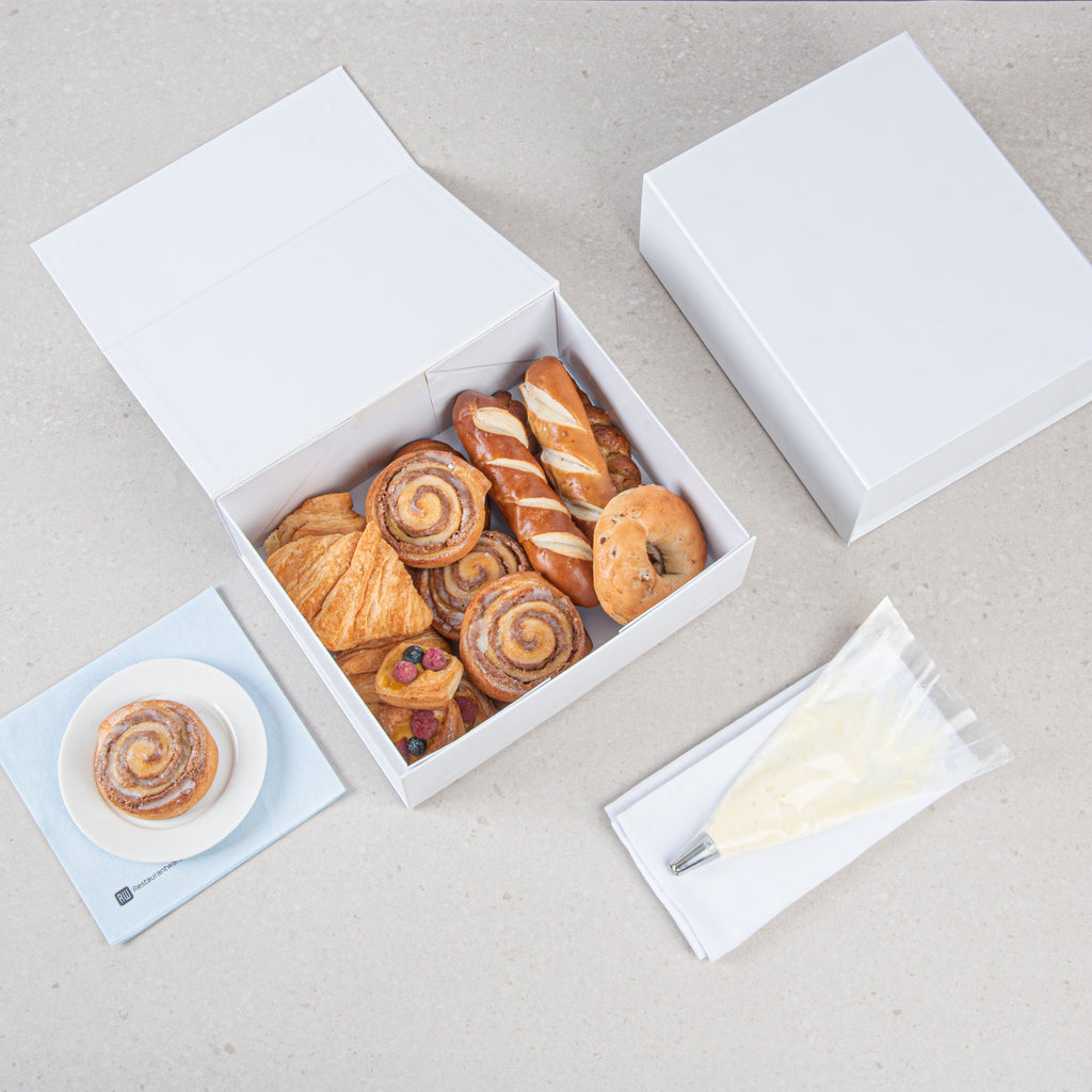 Cater Tek Rectangle White Paper Extra Large Tic Tac Box - Magnetic - 12" x 10" x 5" - 10 count box