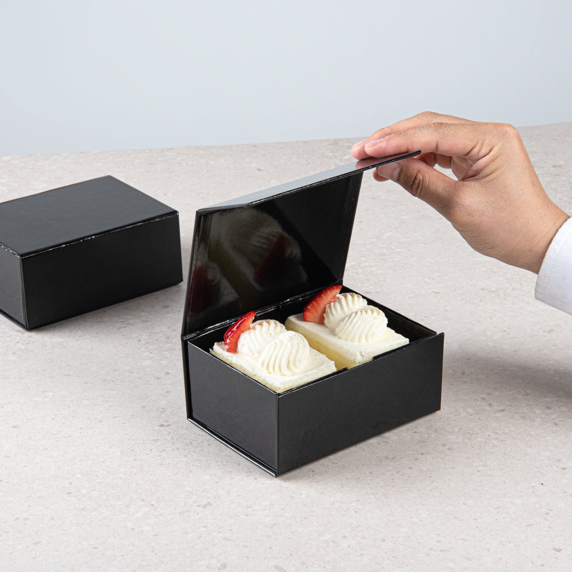 Cater Tek Rectangle Black Paper Extra Small Tic Tac Box - Magnetic - 5" x 4" x 2 1/2" - 10 count box