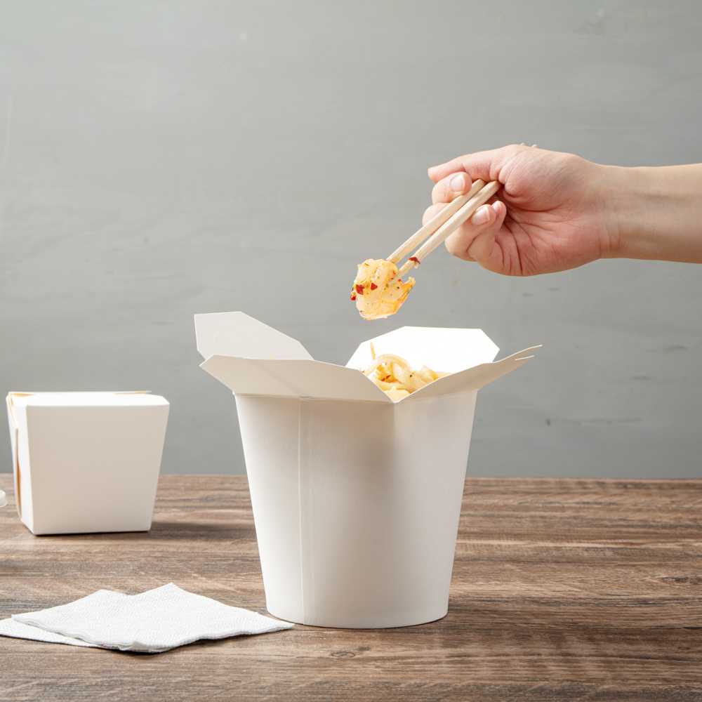 Bio Tek 32 oz Round White Paper Noodle Take Out Container - 4" x 3 1/2" x 4 1/2" - 200 count box