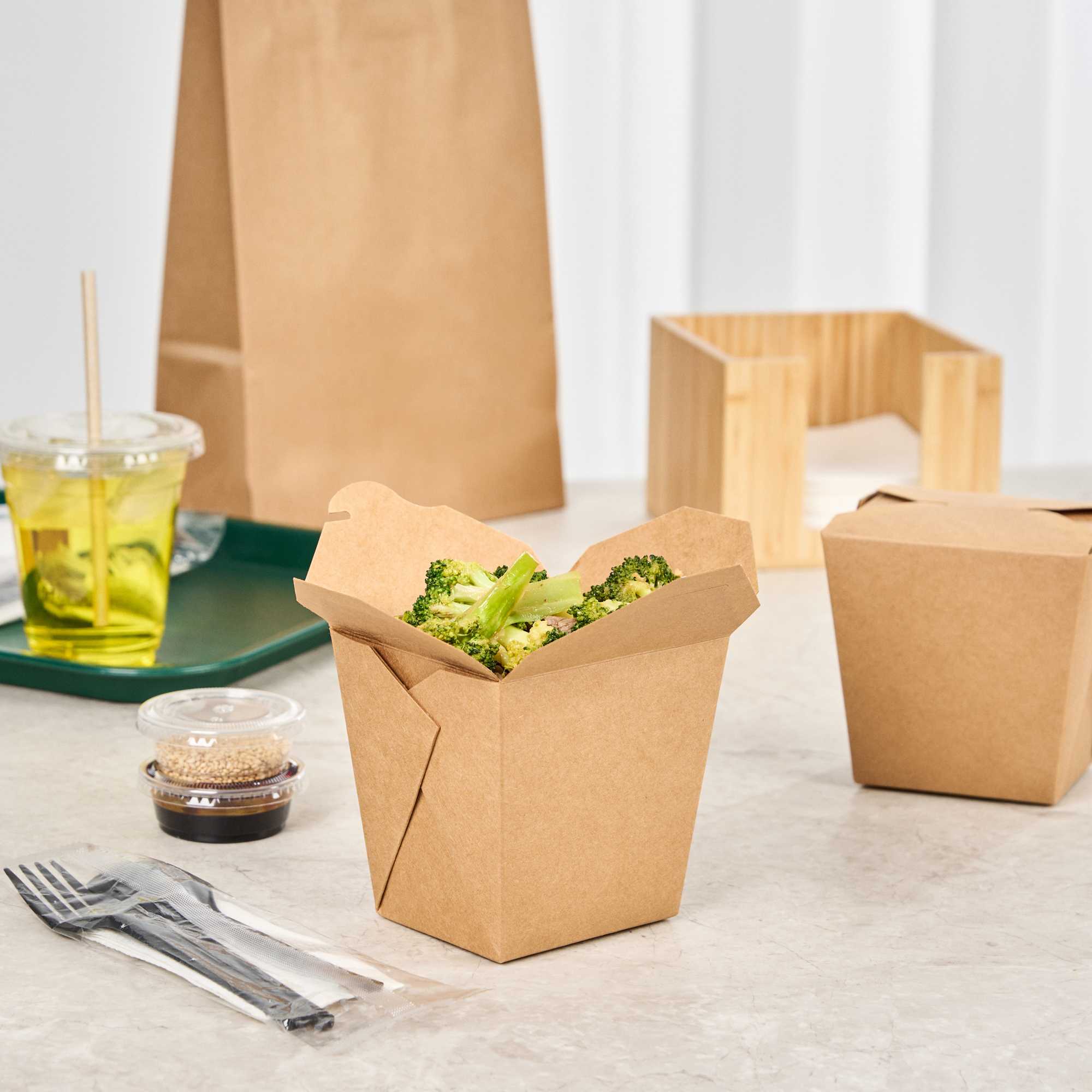 Bio Tek 26 oz Square Kraft Paper Noodle Take Out Container - 4" x 3 1/2" x 4" - 200 count box
