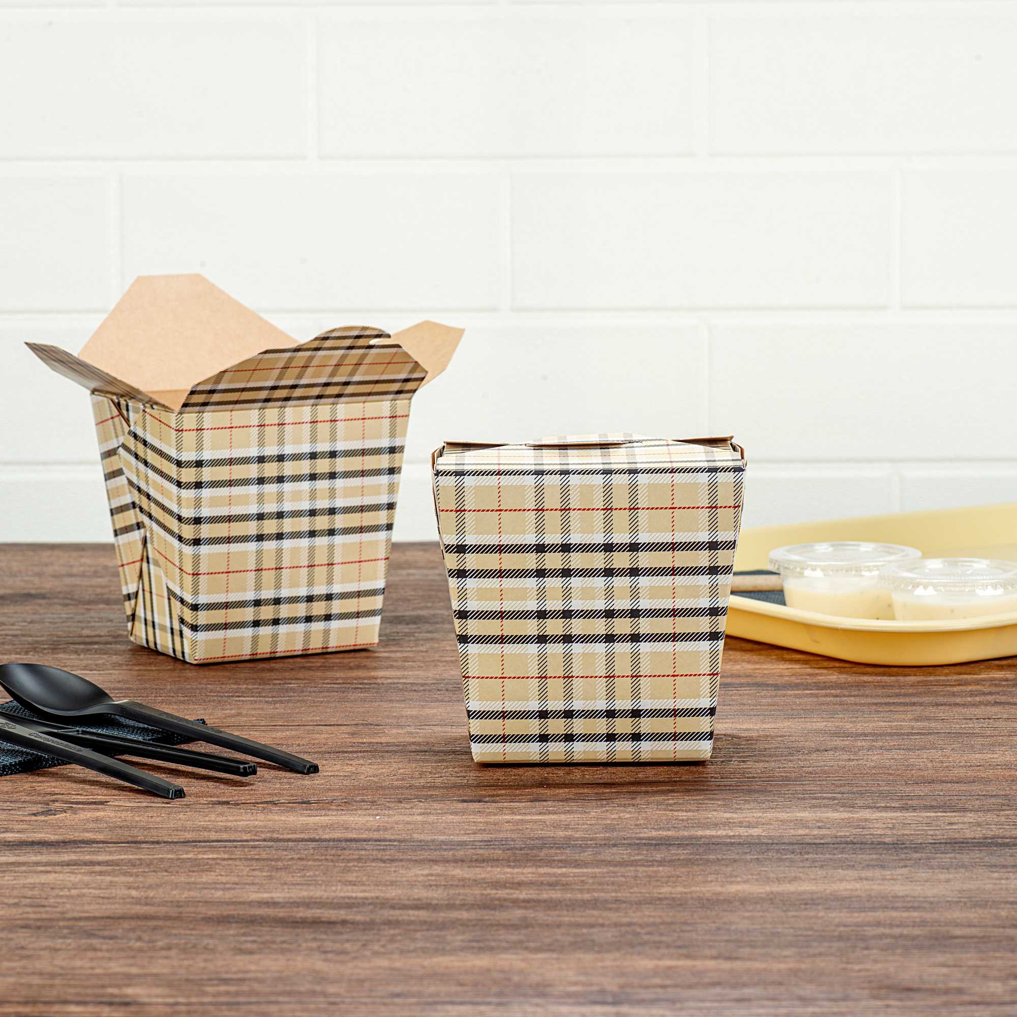 Bio Tek 26 oz Square Plaid Paper Noodle Take Out Container - 4" x 3 1/2" x 4" - 200 count box