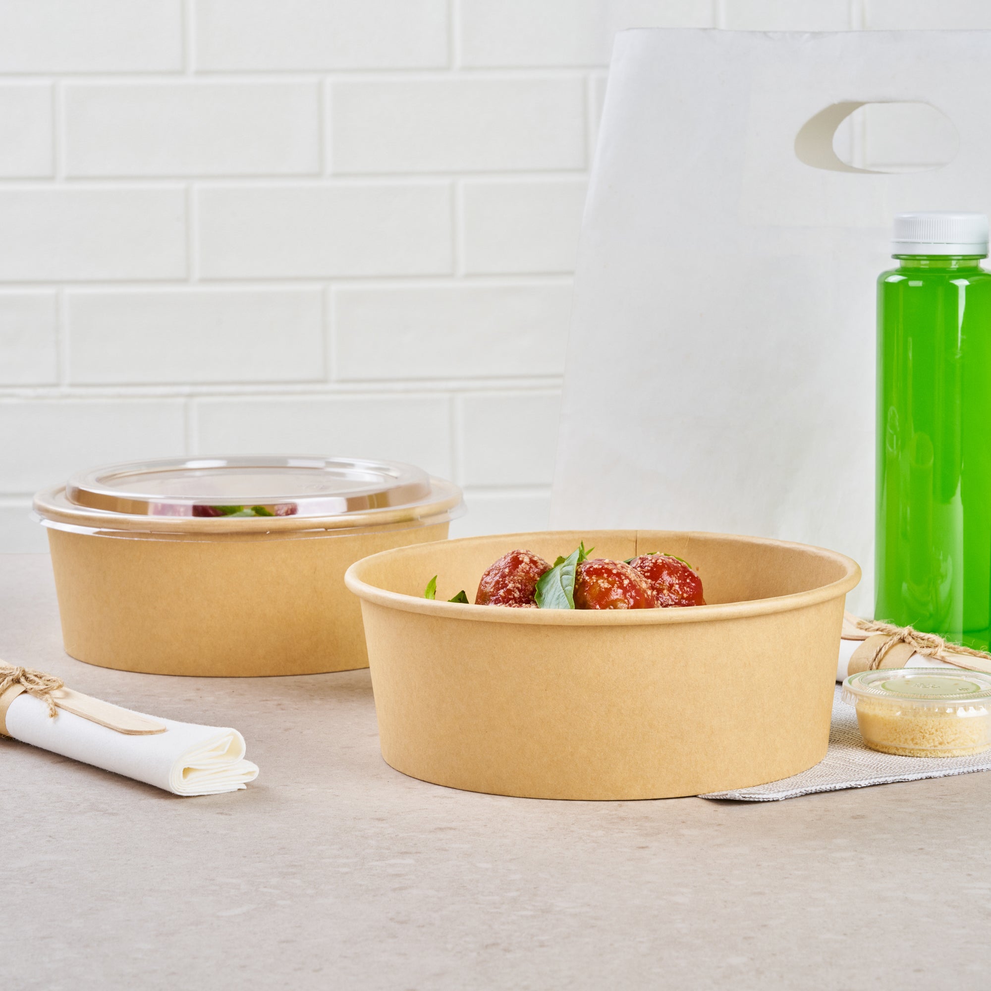 Bio Tek 44 oz Round Kraft Paper Take Out Container - 7 1/4" x 7 1/4" x 2 1/2" - 200 count box