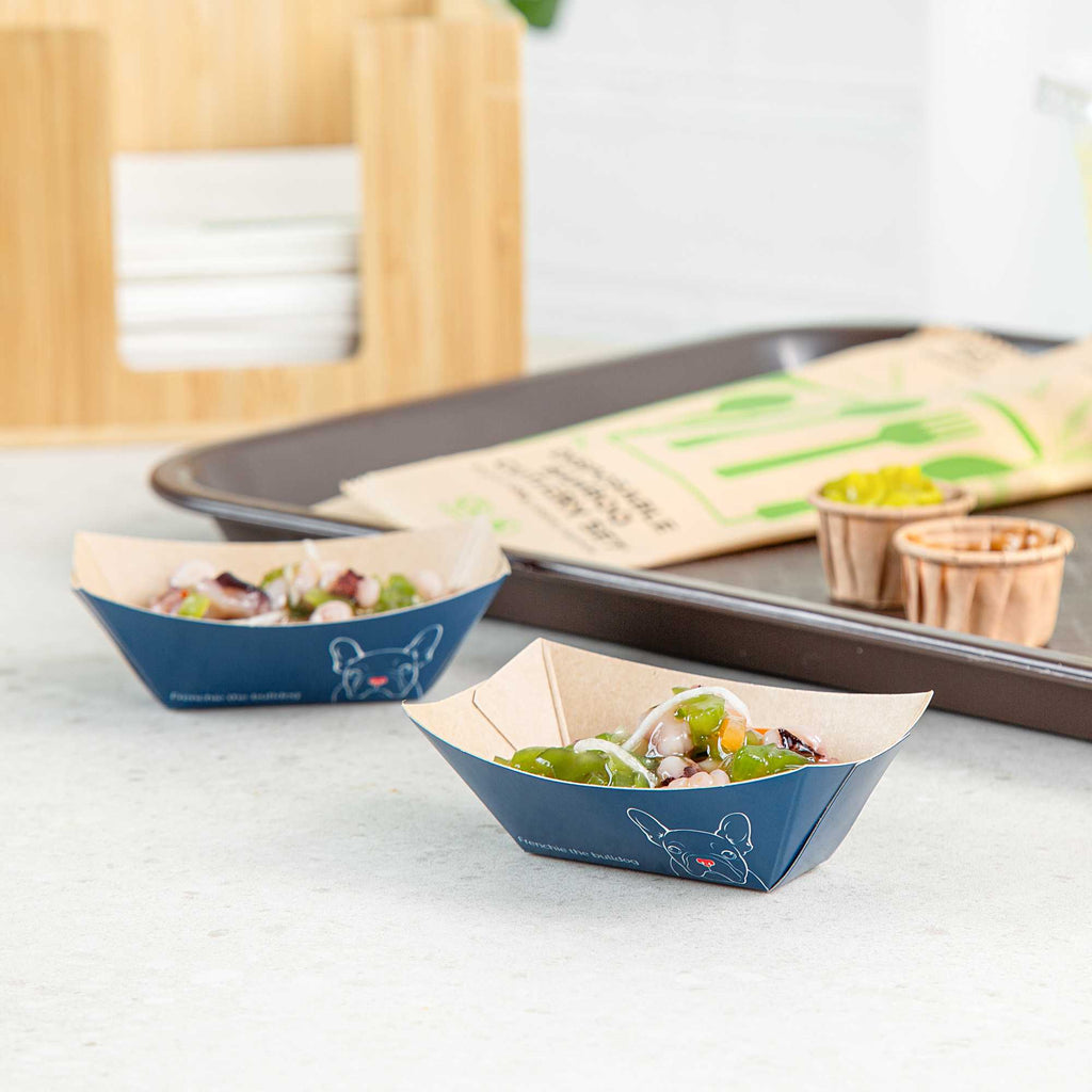 Bio Tek 2 oz Frenchie Paper Food Tray / Boat - 3 1/4" x 2 1/4" x 1 1/4" - 50 count box