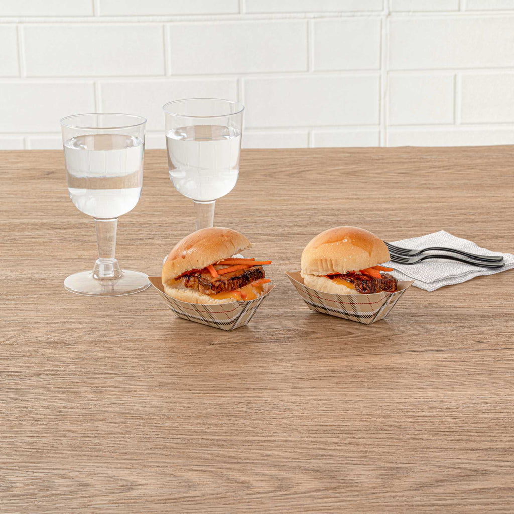 Bio Tek 2 oz Plaid Paper Food Tray / Boat - 3 1/4" x 2 1/4" x 1 1/4" - 400 count box