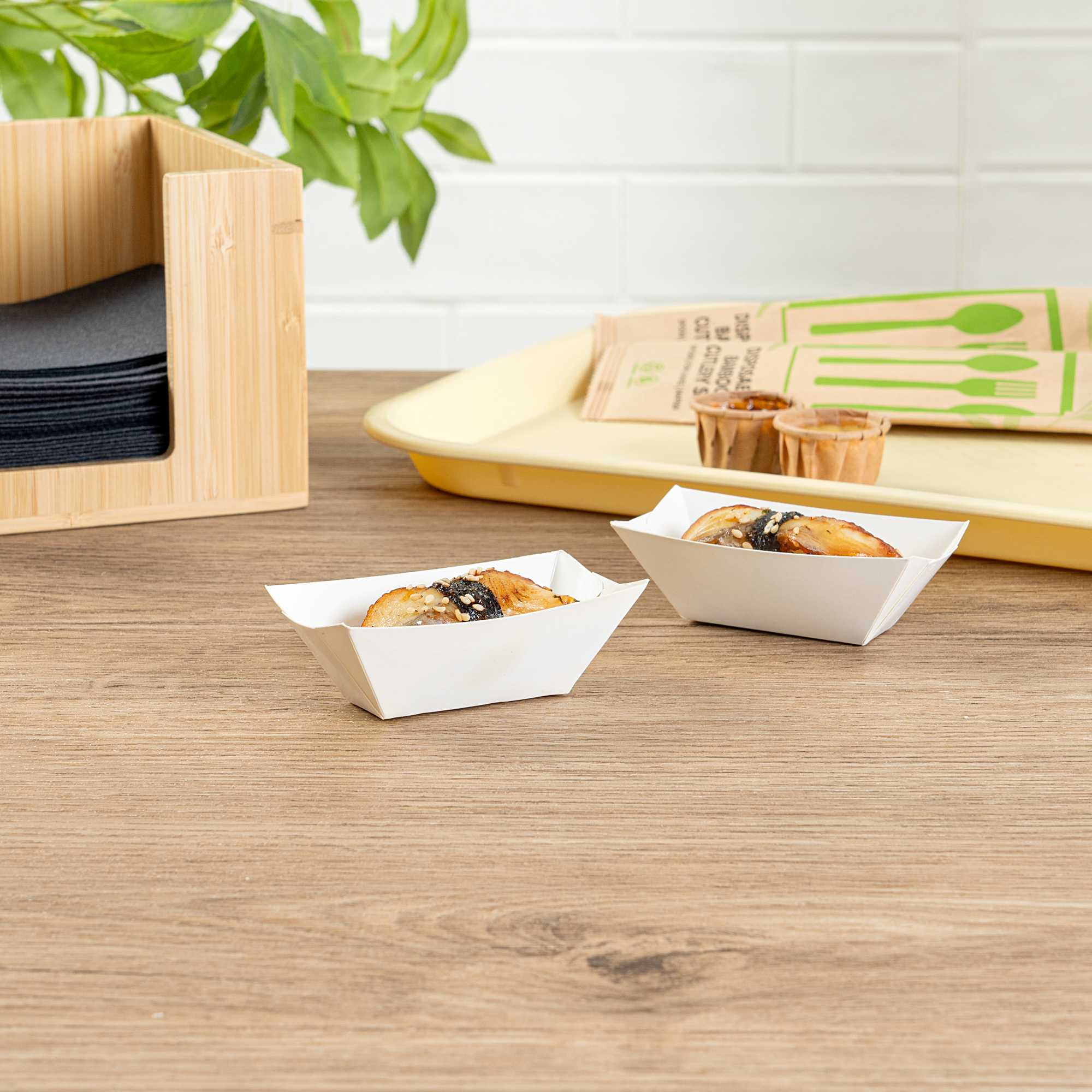 Bio Tek 2 oz White Paper Food Tray / Boat - 3 1/4" x 2 1/4" x 1 1/4" - 400 count box