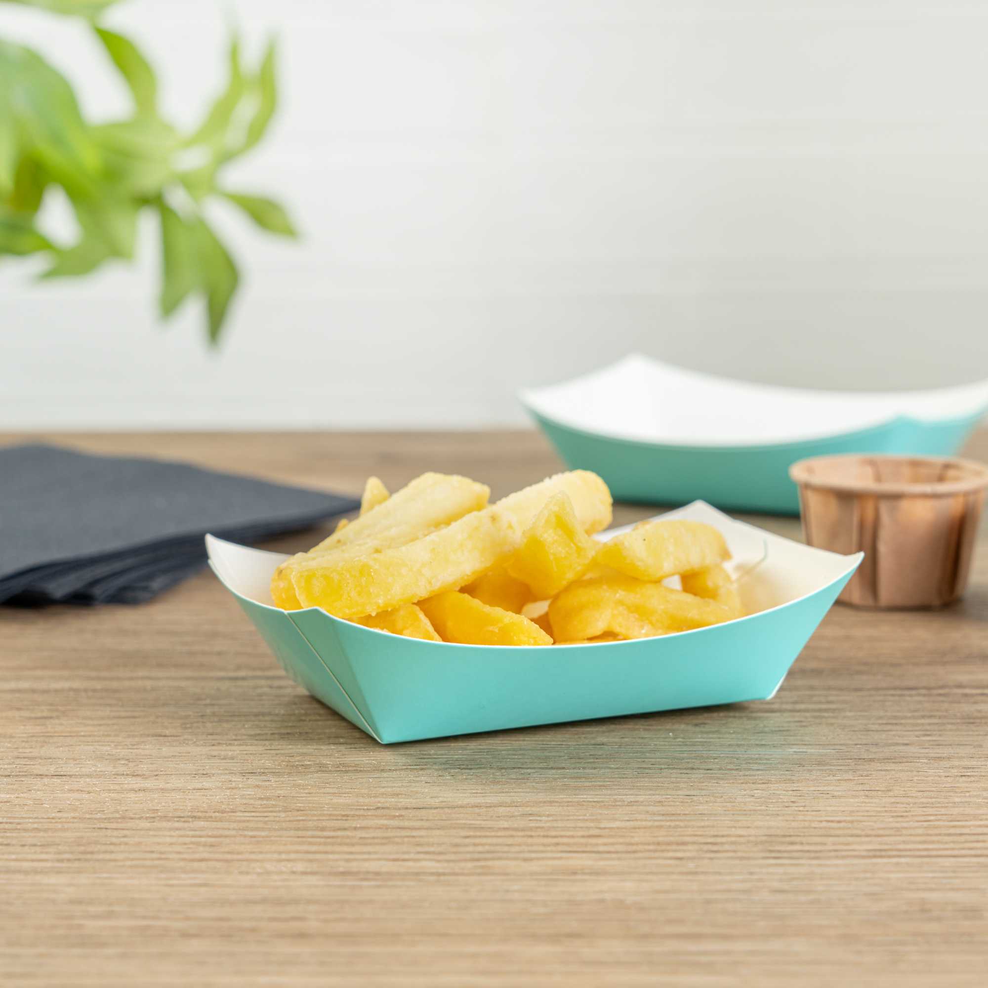 Bio Tek 4 oz Turquoise Paper #25 Food Tray / Boat - 3" x 2" x 1" - 50 count box