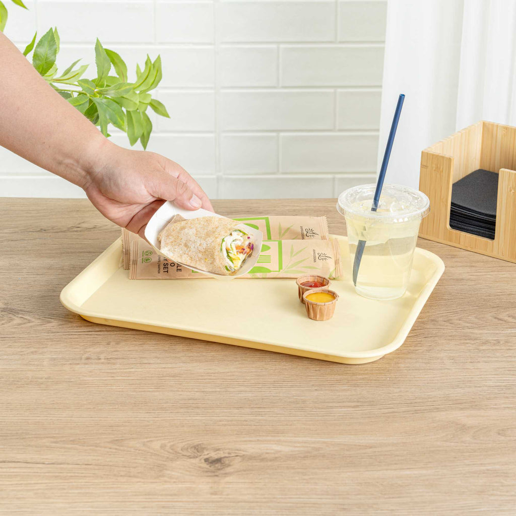 Bio Tek 4 oz White Paper #25 Food Tray / Boat - 3" x 2" x 1" - 400 count box
