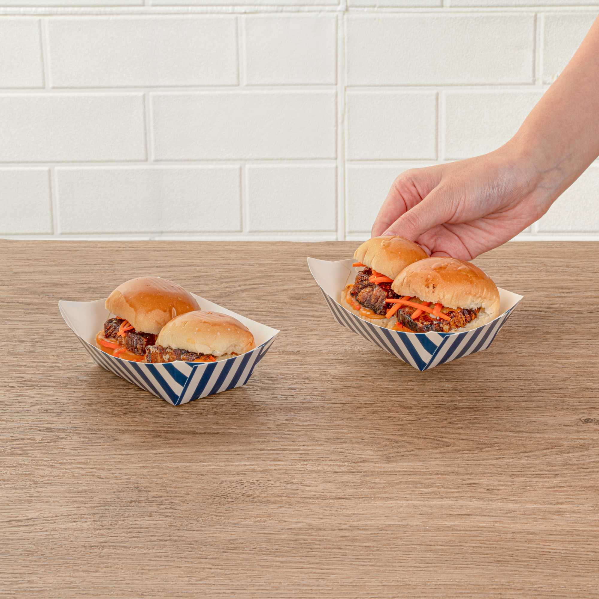 Bio Tek 6 oz Blue and White Stripe Paper #40 Food Tray / Boat - 5" x 4" x 1 1/2" - 400 count box