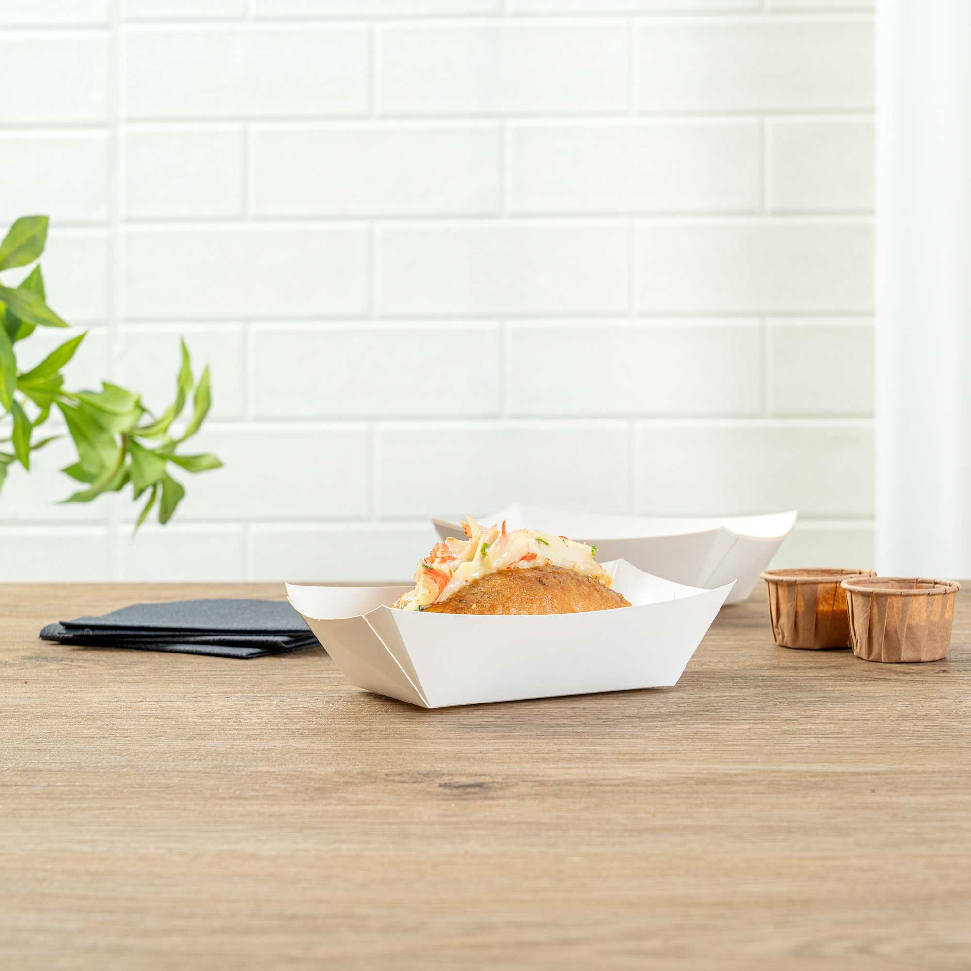 Bio Tek 1/2 lb White Paper #50 Food Tray / Boat - 4 1/4" x 2 3/4" x 1 1/2" - 50 count box