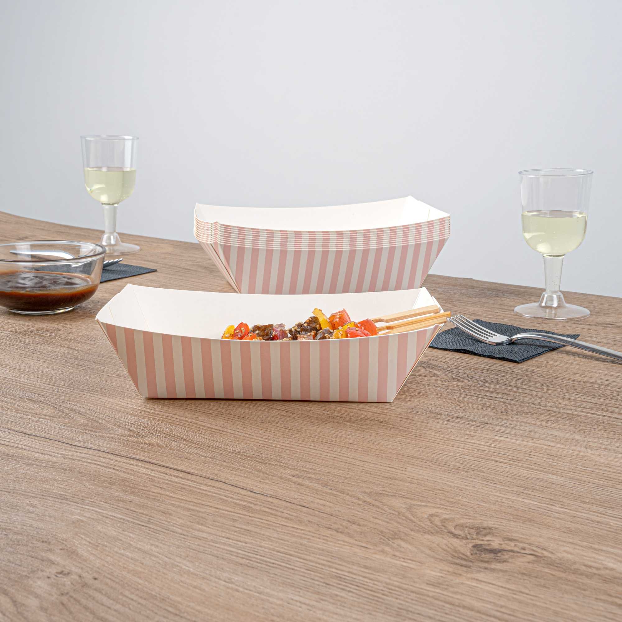 Bio Tek 2 lb Pink and White Stripe Paper #200 Food Tray / Boat - 6 1/2" x 3 3/4" x 2 1/4" - 200 count box