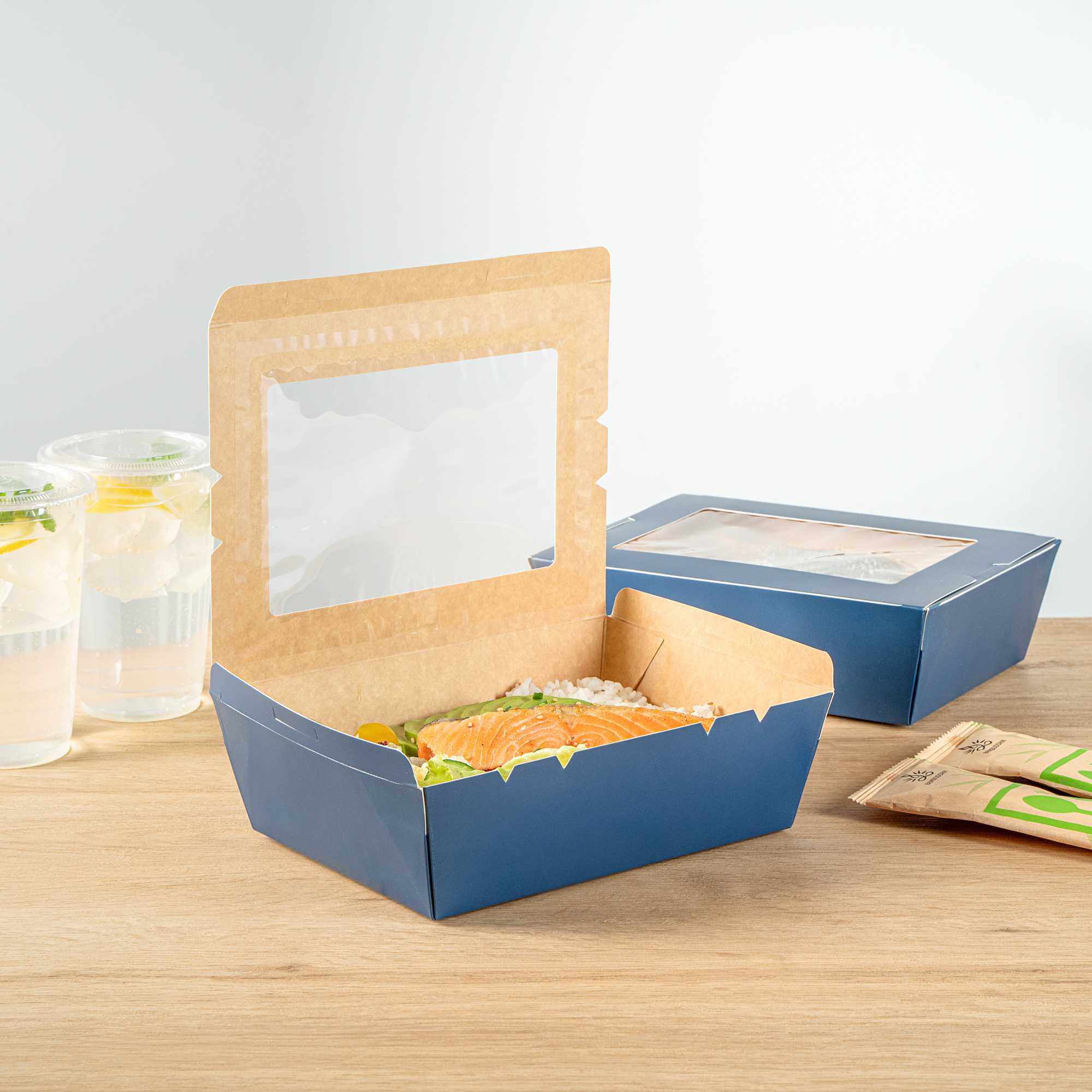 Cafe Vision 71 oz Midnight Blue Paper Large Take Out Container - Hinge Lock - 8 3/4" x 6 1/2" x 2 1/2" - 200 count box