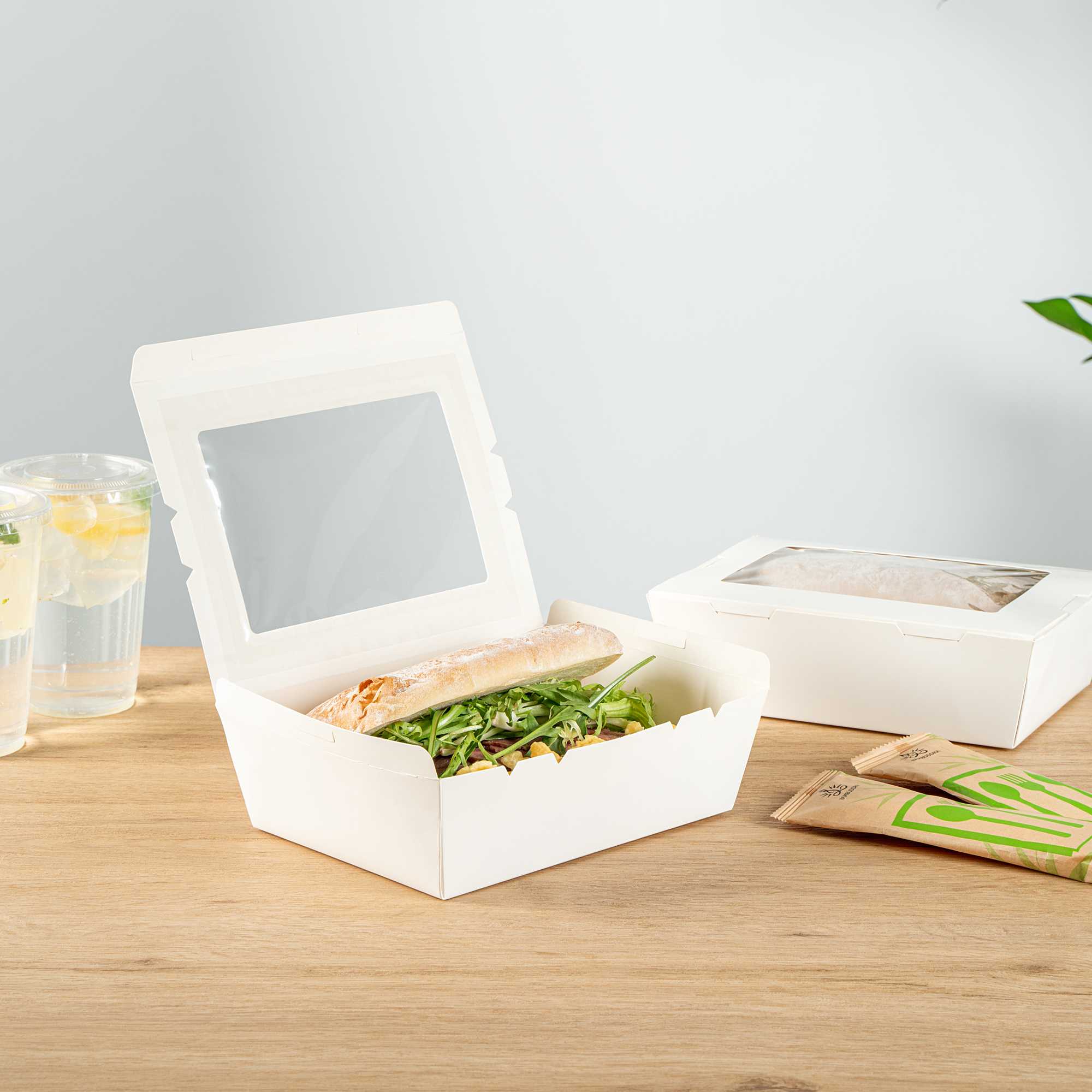 Cafe Vision 71 oz White Paper Large Take Out Container - Hinge Lock - 8 3/4" x 6 1/2" x 2 1/2" - 200 count box