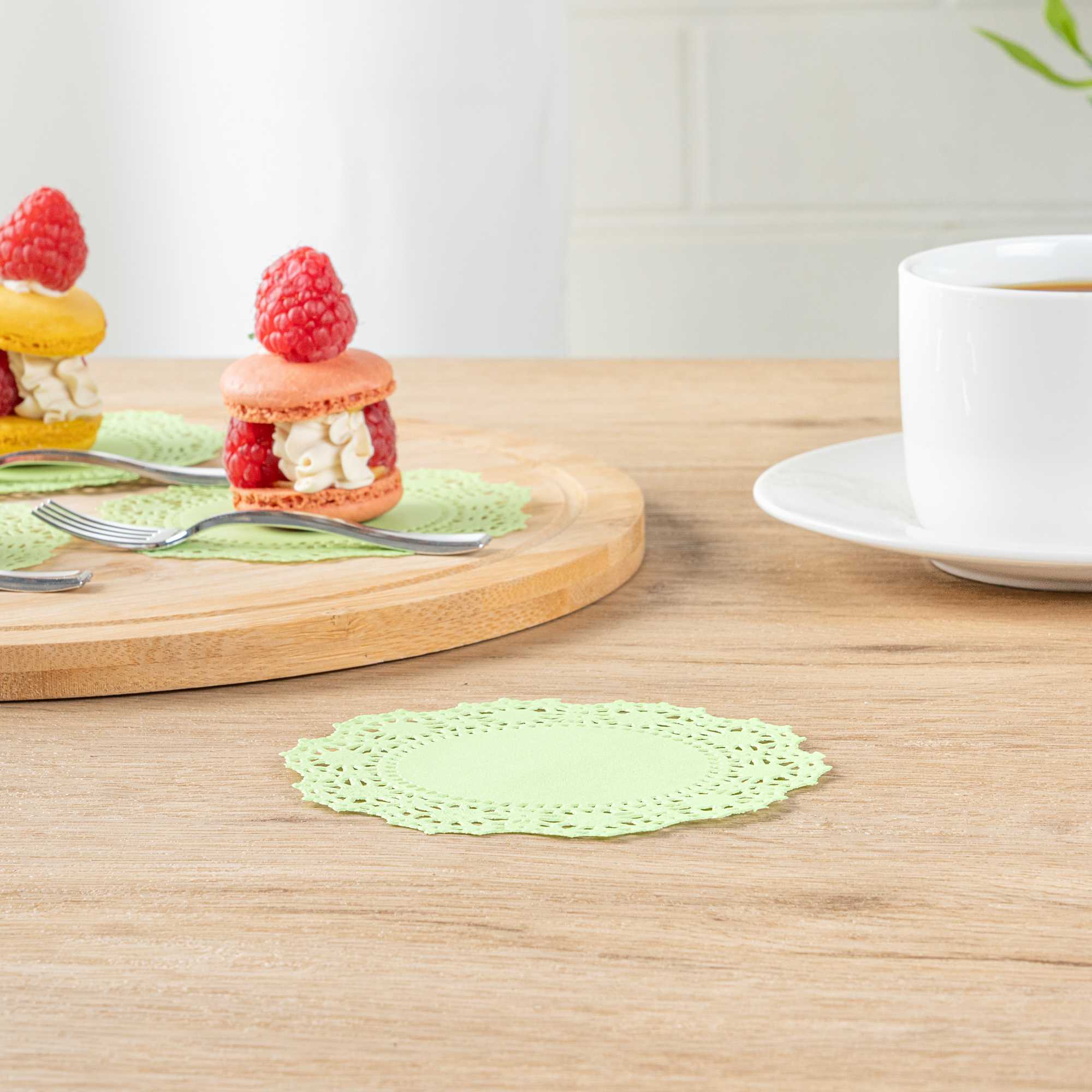 Pastry Tek Round Green Paper Doilies - Lace - 4" x 4" - 4000 count box