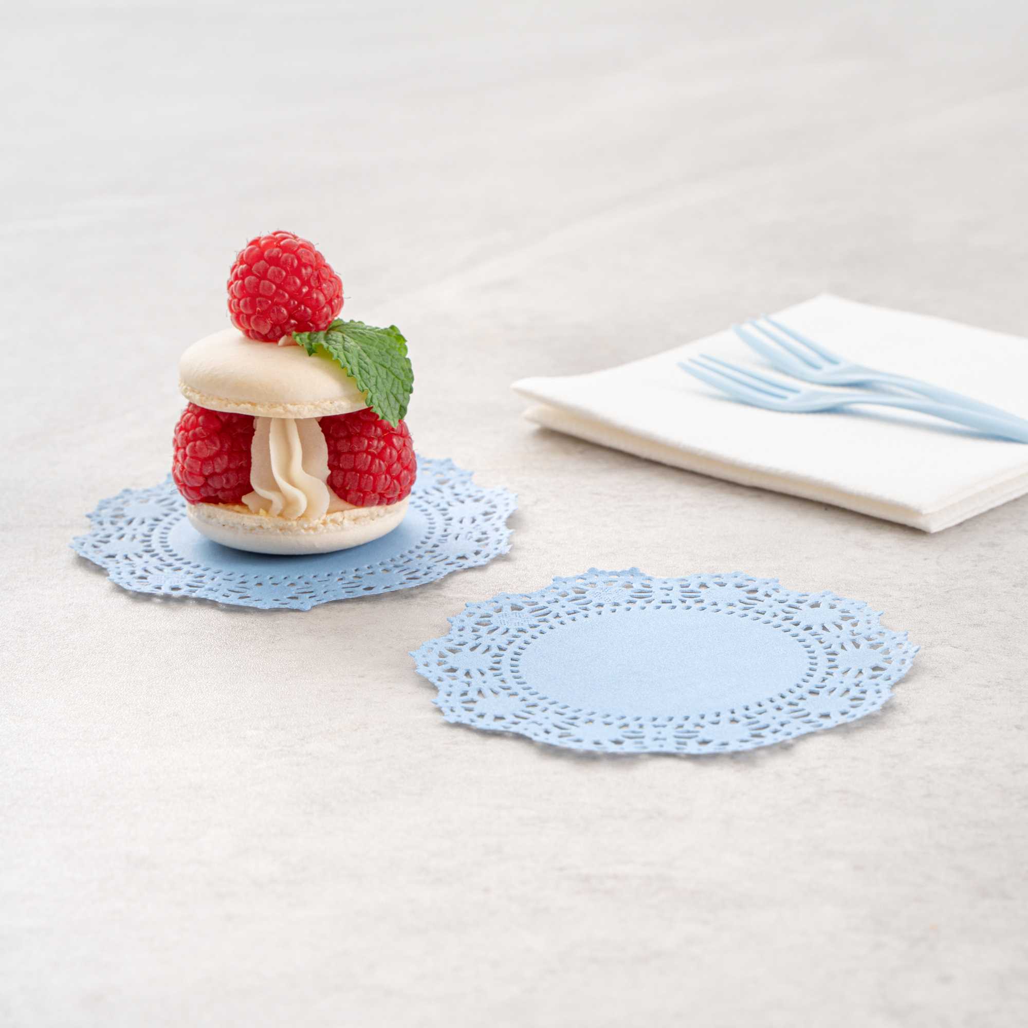 Pastry Tek Round Sky Blue Paper Doilies - Lace - 4" x 4" - 4000 count box