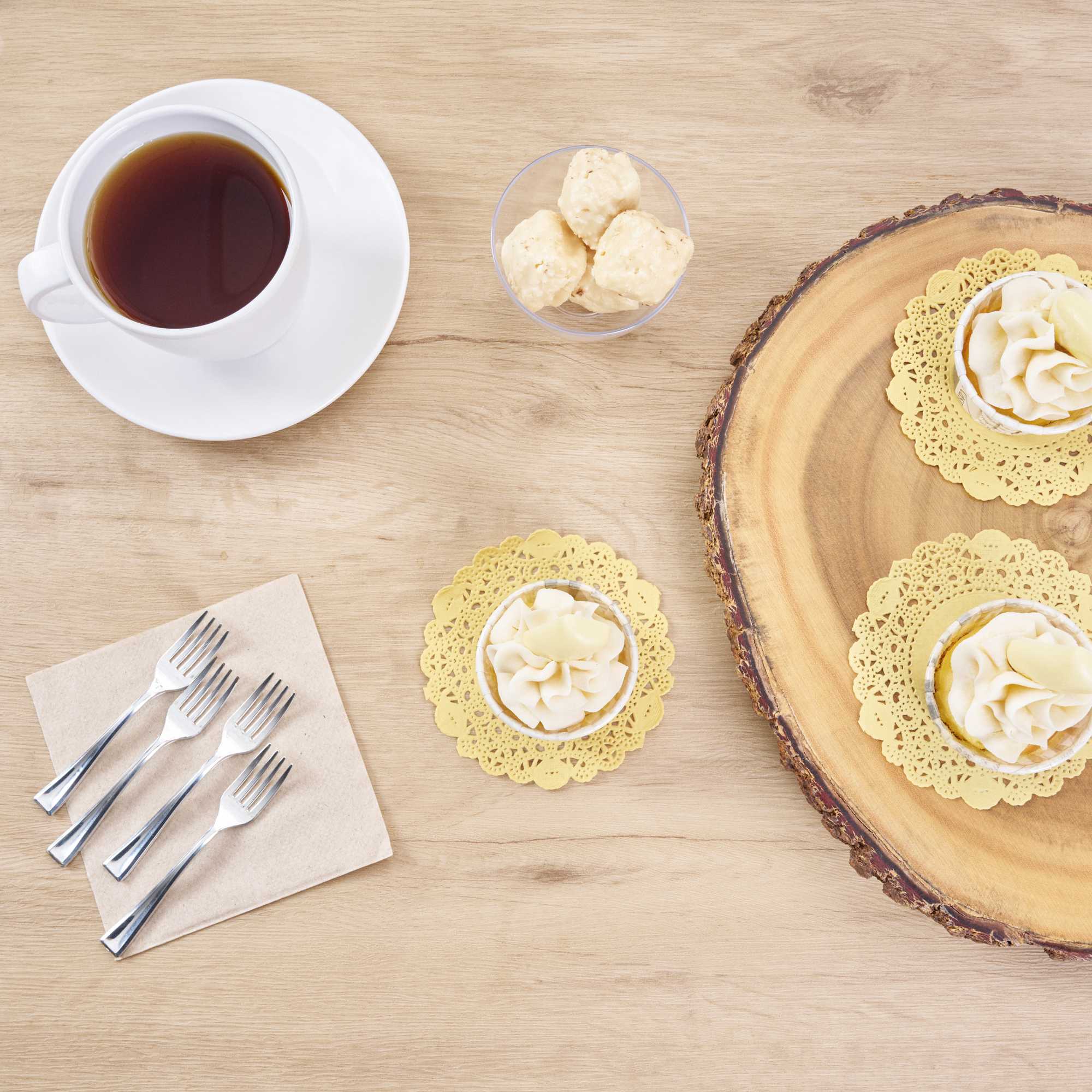 Pastry Tek Round Yellow Paper Doilies - Lace - 4" x 4" - 100 count box