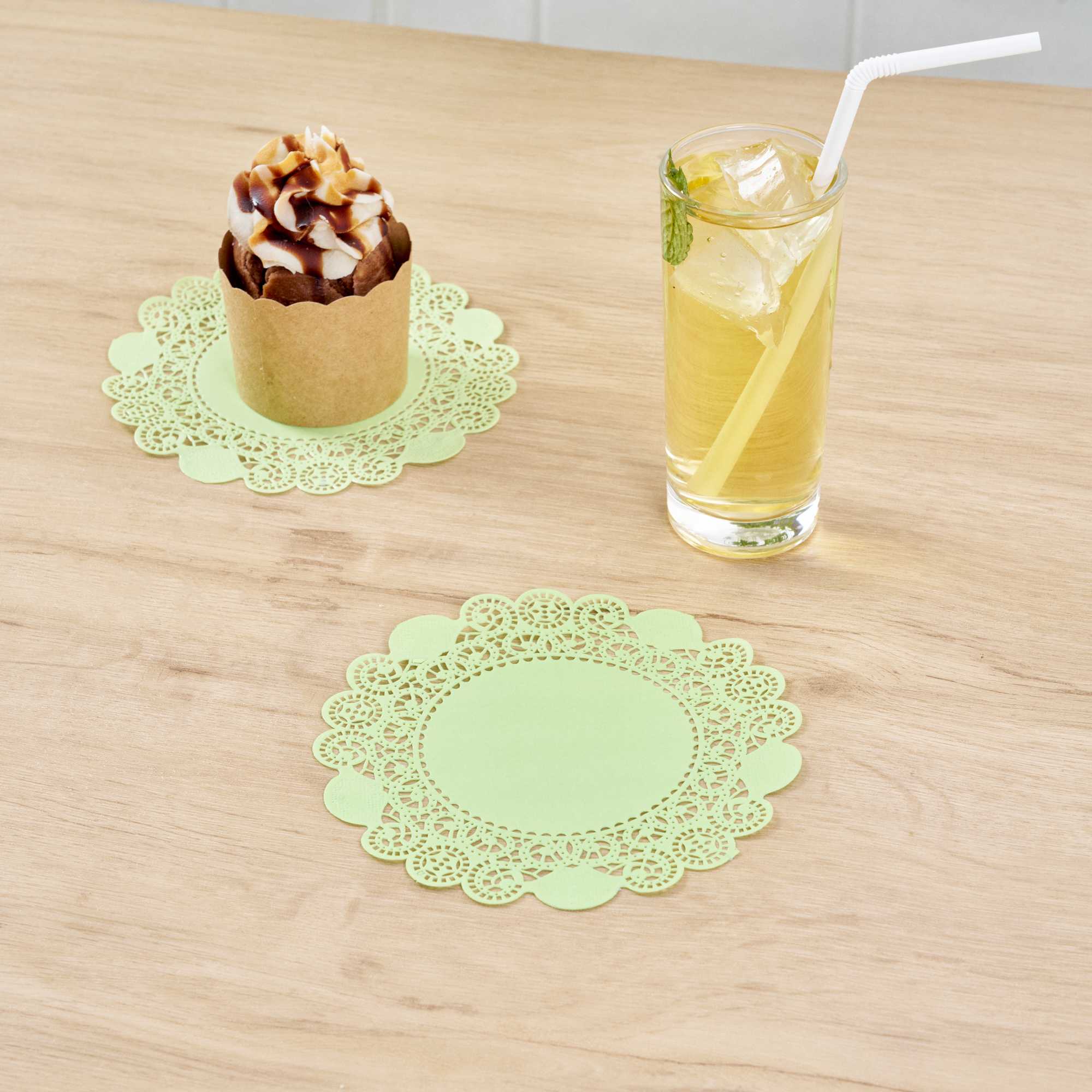 Pastry Tek Round Green Paper Doilies - Lace - 6" x 6" - 100 count box