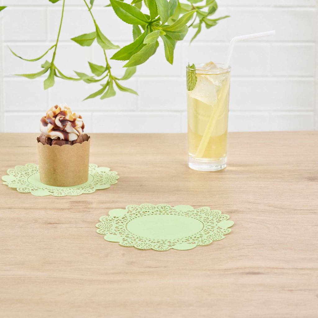 Pastry Tek Round Green Paper Doilies - Lace - 6" x 6" - 100 count box