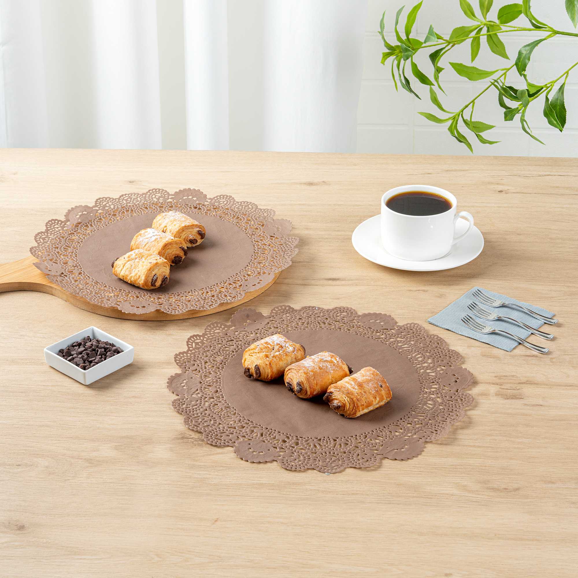 Pastry Tek Round Brown Paper Doilies - Lace - 12" x 12" - 4000 count box