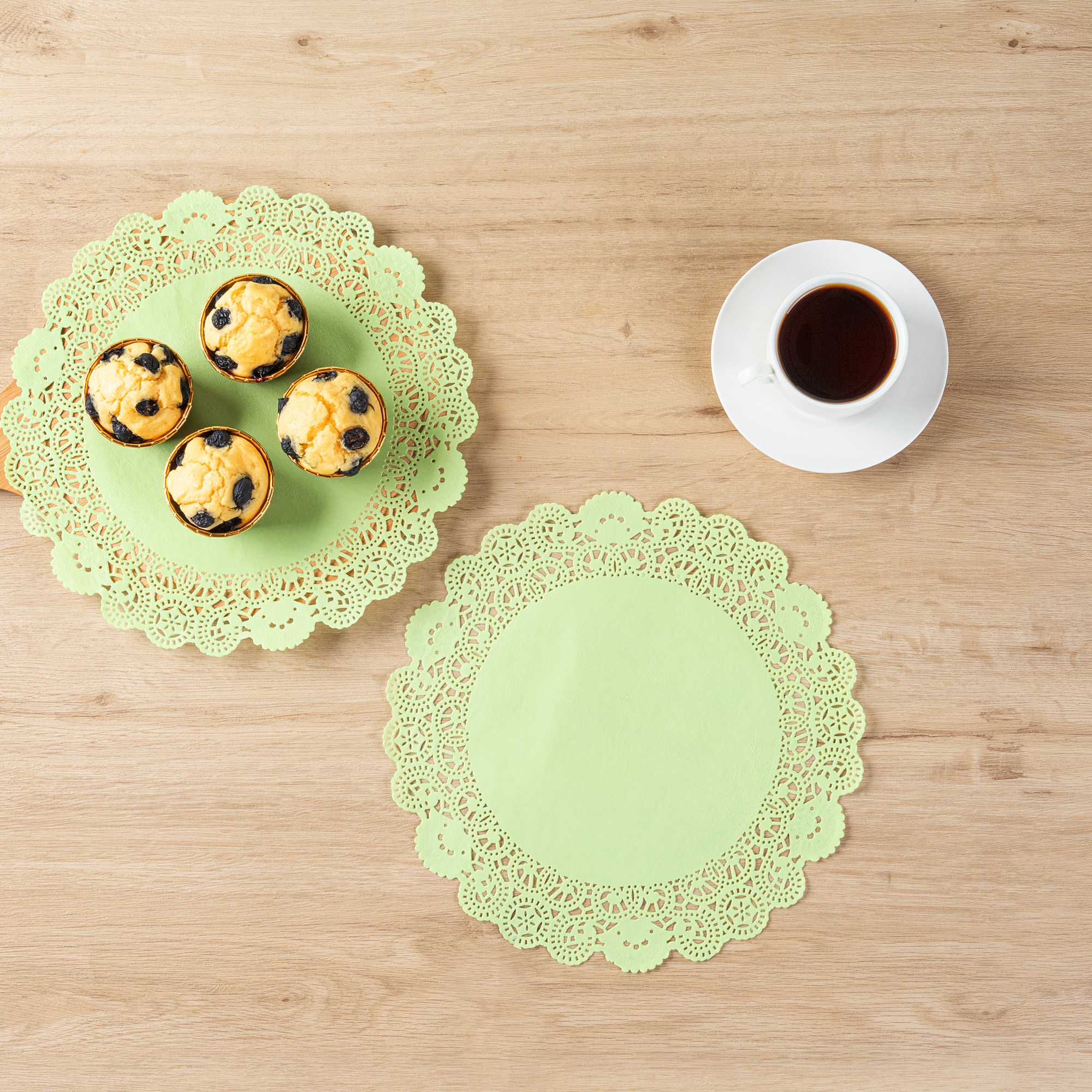Pastry Tek Round Green Paper Doilies - Lace - 12" x 12" - 4000 count box