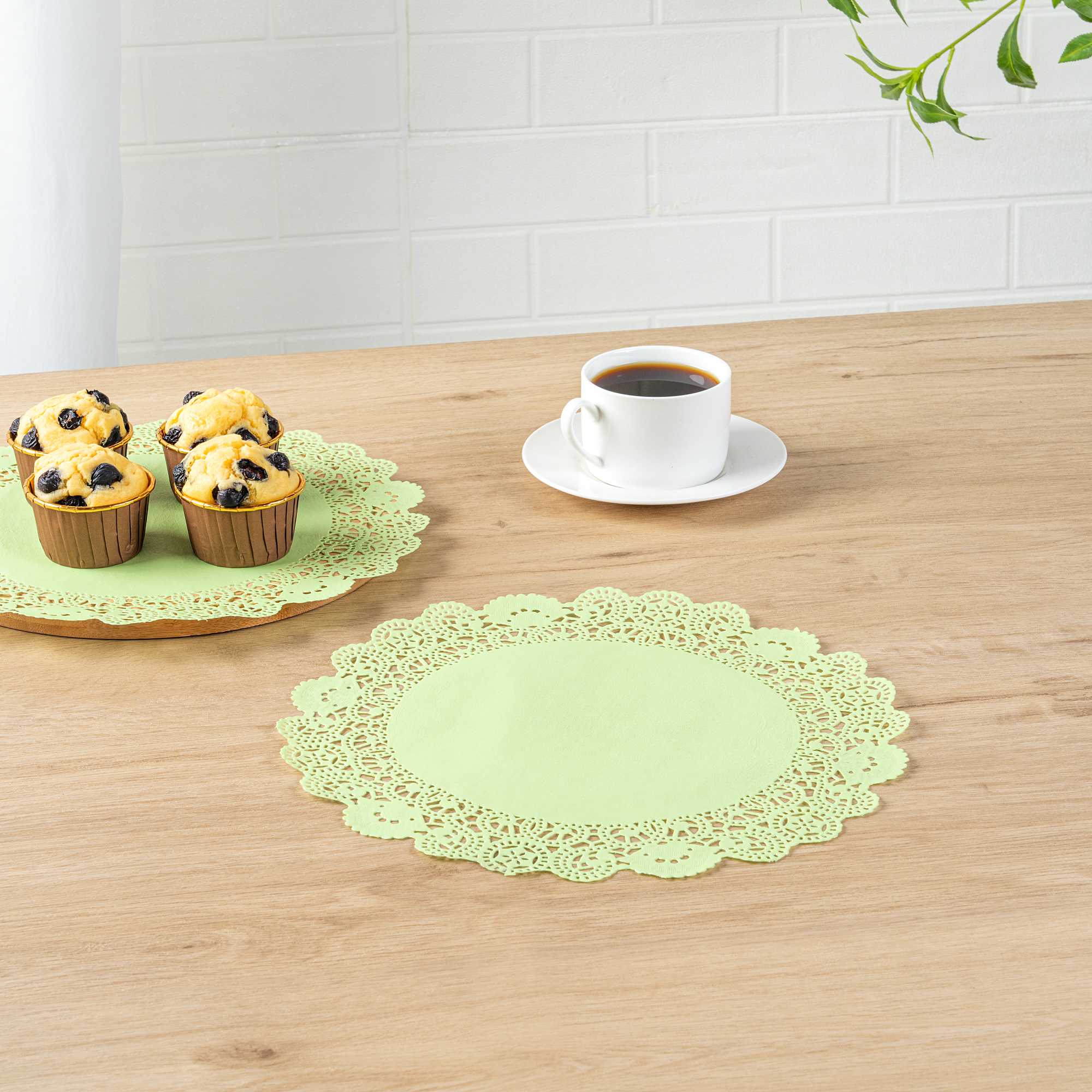 Pastry Tek Round Green Paper Doilies - Lace - 12" x 12" - 4000 count box