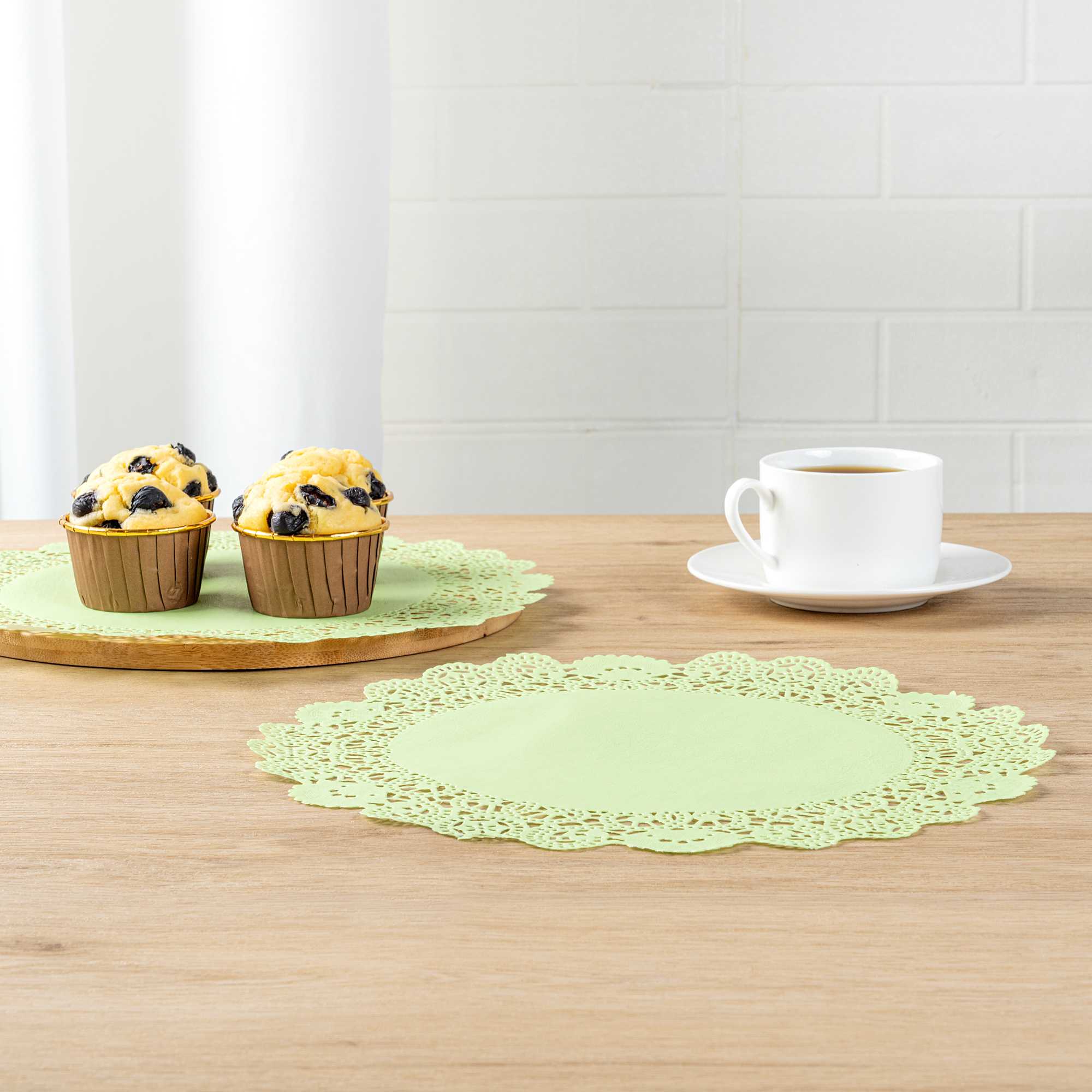 Pastry Tek Round Green Paper Doilies - Lace - 12" x 12" - 4000 count box