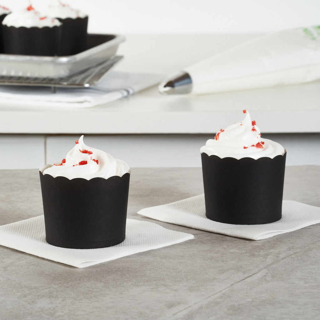 Panificio 6 oz Round Black Paper Classic Baking Cup - Scalloped - 2 3/4" x 2 3/4" x 2 1/4" - 200 count box