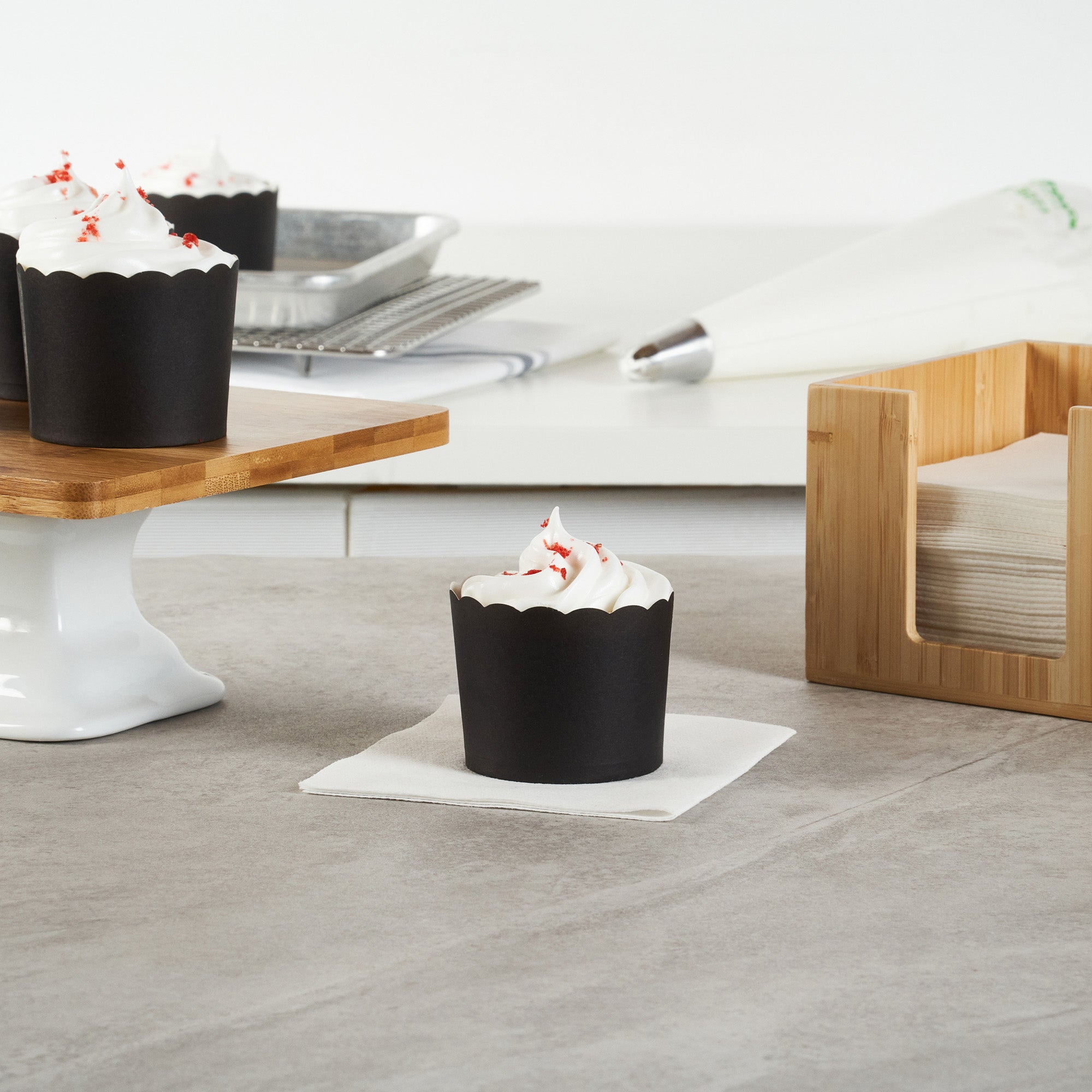 Panificio 6 oz Round Black Paper Classic Baking Cup - Scalloped - 2 3/4" x 2 3/4" x 2 1/4" - 200 count box