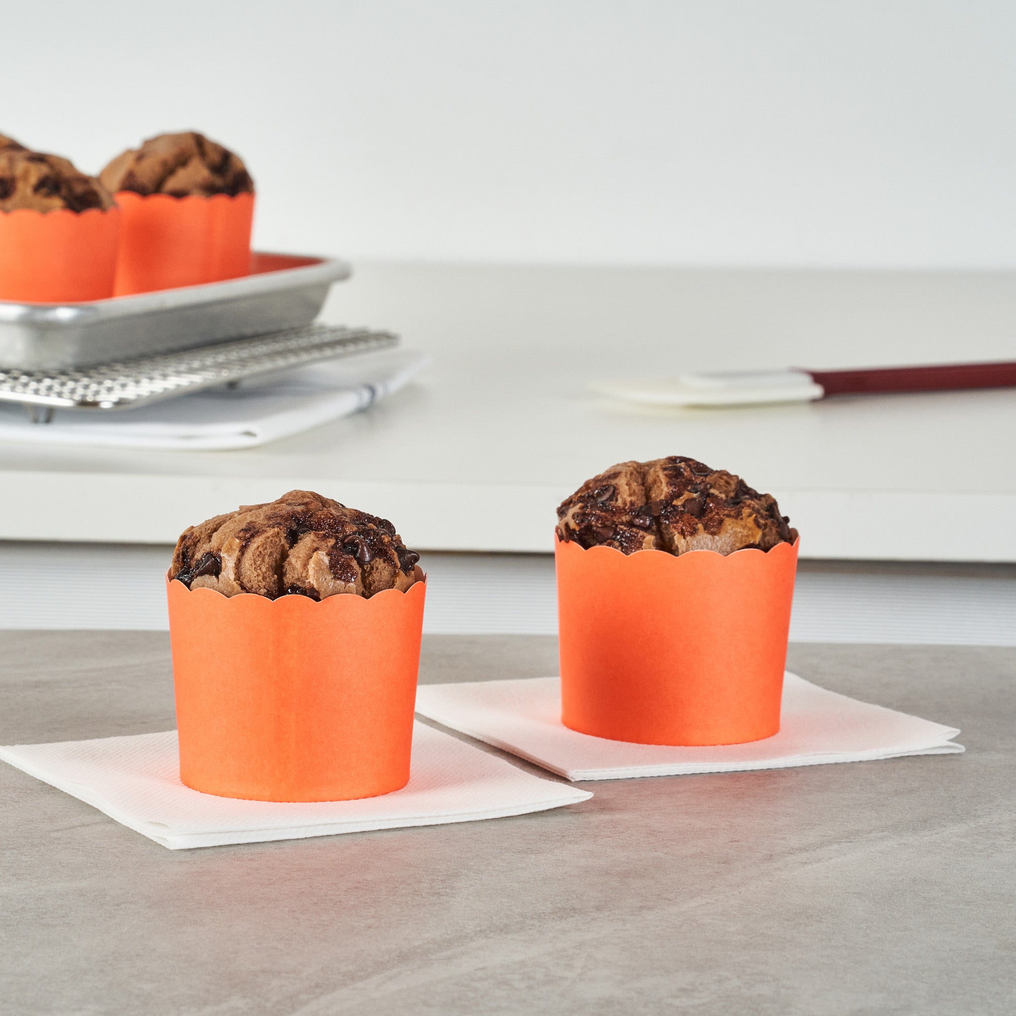 Panificio 6 oz Round Tangerine Paper Classic Baking Cup - Scalloped - 2 3/4" x 2 3/4" x 2 1/4" - 200 count box