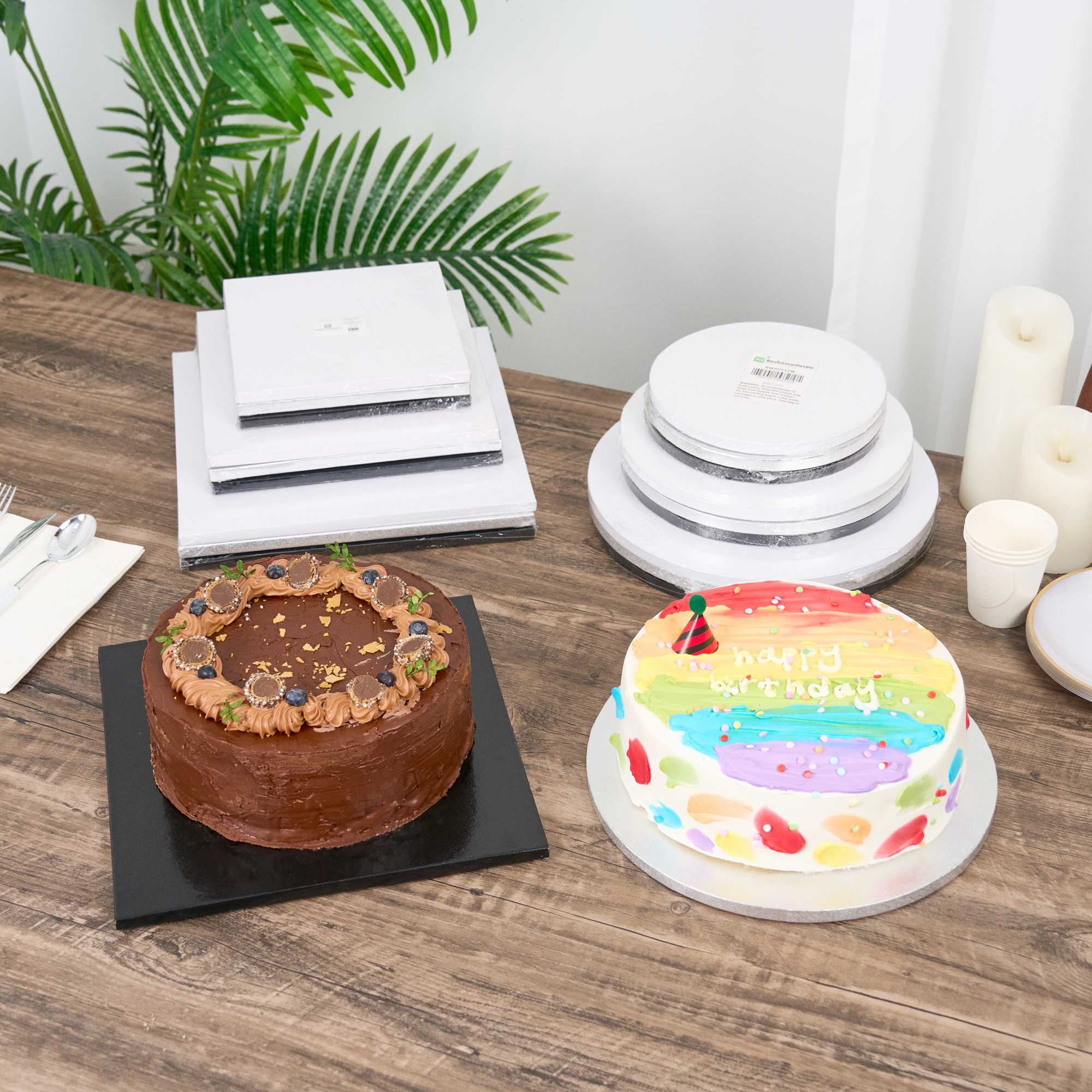 Pastry Tek Round Black Cardboard Cake Drum Board - Covered Edge - 8" x 8" x 1/2" - 1 count box