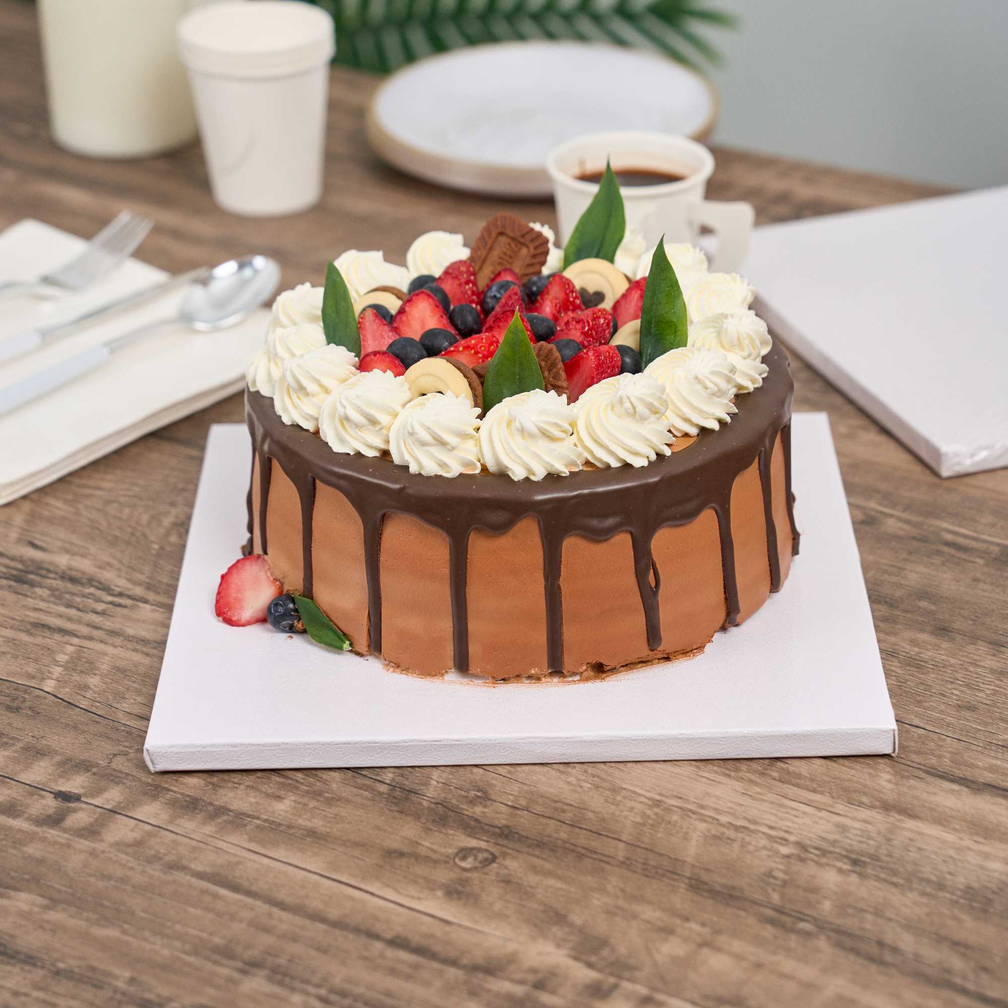Pastry Tek Square White Cardboard Cake Drum Board - Covered Edge - 10" x 10" x 1/2" - 1 count box