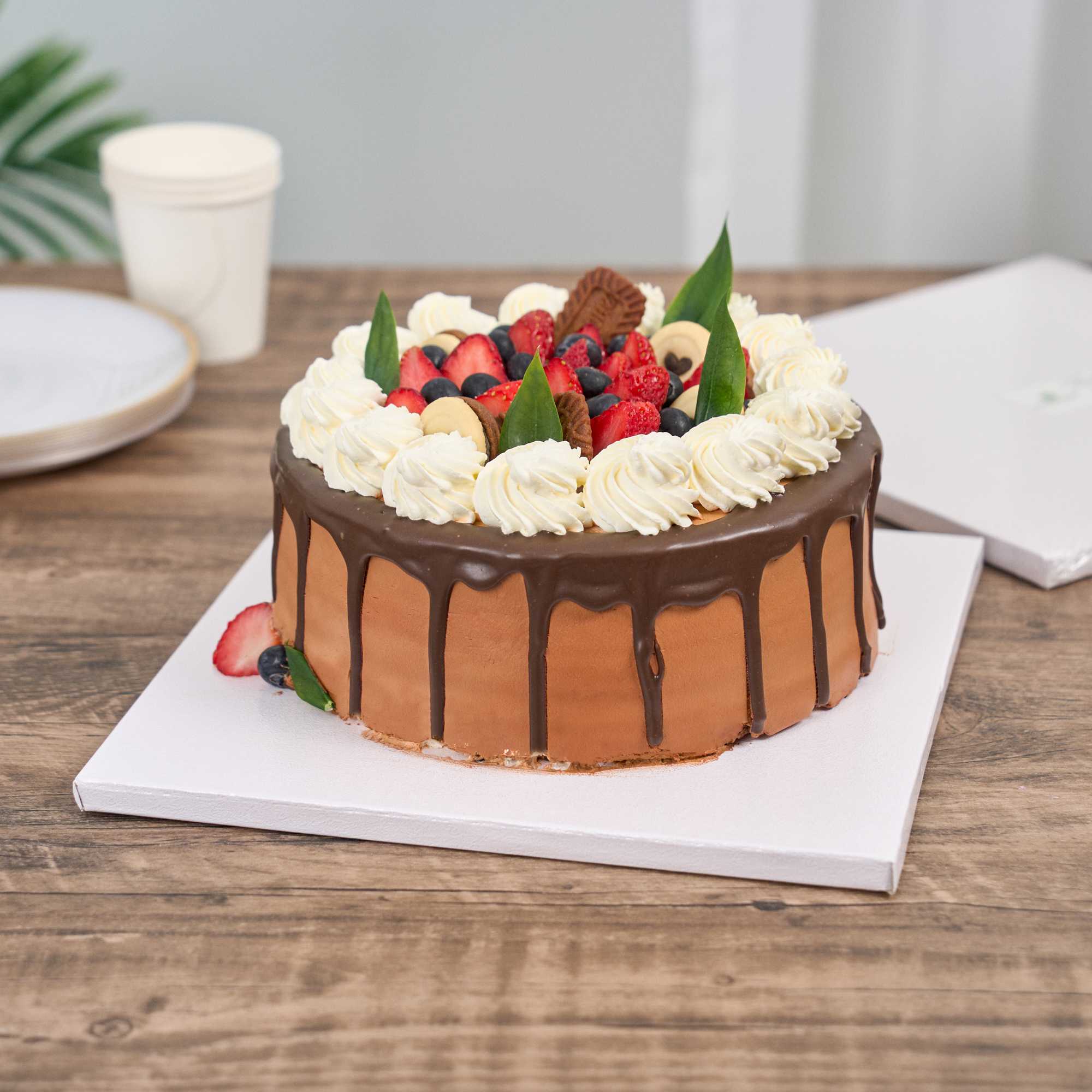 Pastry Tek Square White Cardboard Cake Drum Board - Covered Edge - 10" x 10" x 1/2" - 1 count box